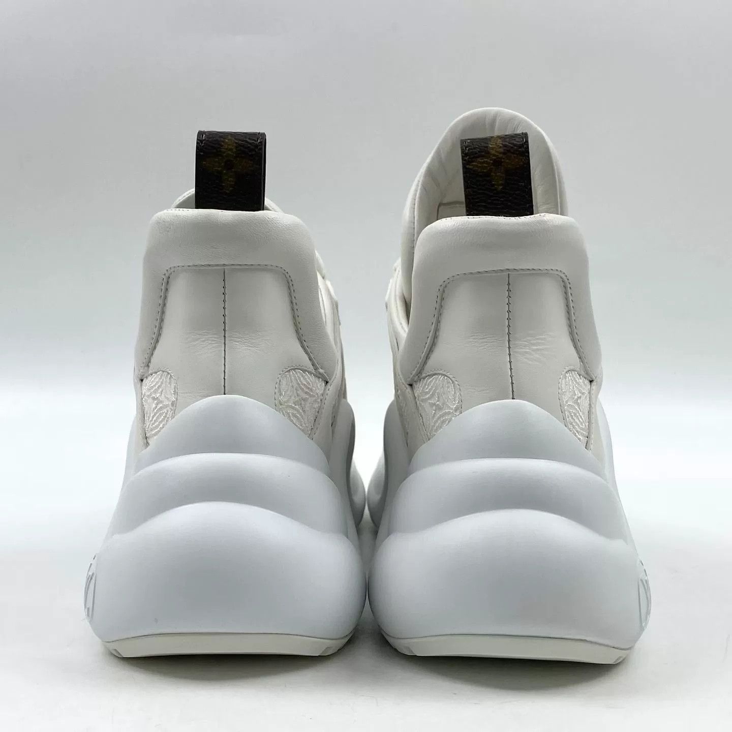 Louis Vuitton Louis Vuitton White Monogram Sneakers Size US 6.5 / IT 36.5 - 6 Thumbnail