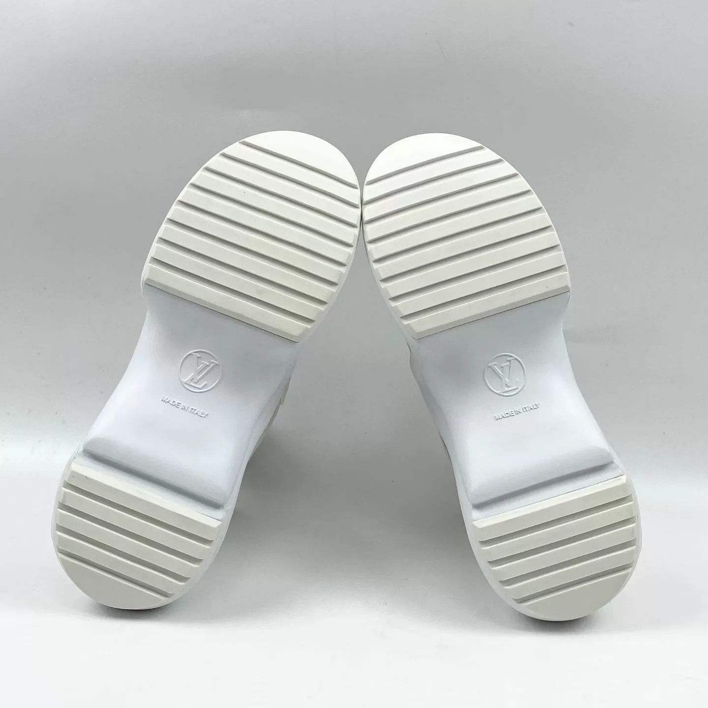 Louis Vuitton Louis Vuitton White Monogram Sneakers Size US 6.5 / IT 36.5 - 5 Thumbnail