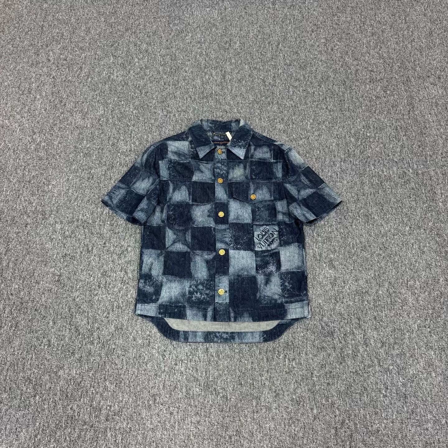 Louis Vuitton Louis Vuitton Damier Denim Short Sleeve Shirt XS Size US XS / EU 42 / 0 - 2 Thumbnail