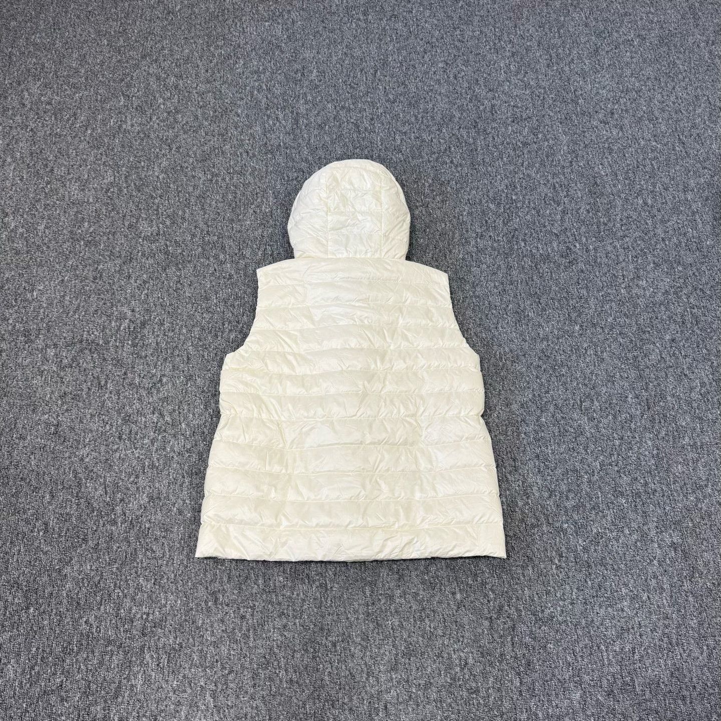Moncler Moncler Beurre Fur Hooded Down Vest 3 Size L / US 10 / IT 46 - 3 Thumbnail