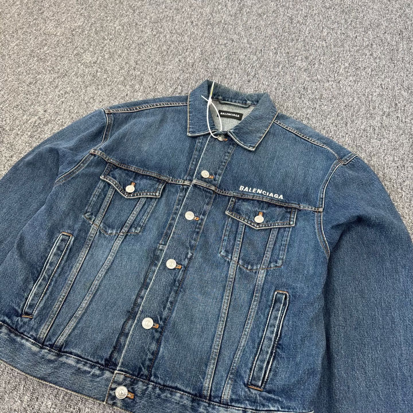 Balenciaga Balenciaga Logo Print Denim Jacket 46 Size US S / EU 44-46 / 1 - 5 Thumbnail