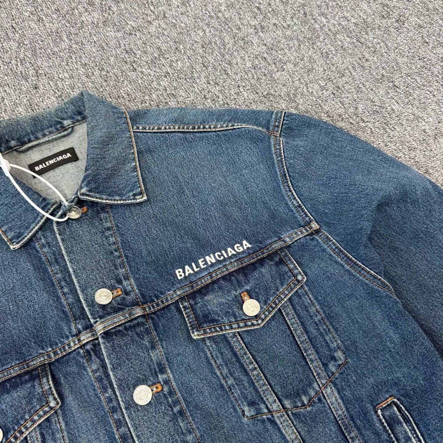 Balenciaga Balenciaga Logo Print Denim Jacket 46 Size US S / EU 44-46 / 1 - 6 Thumbnail