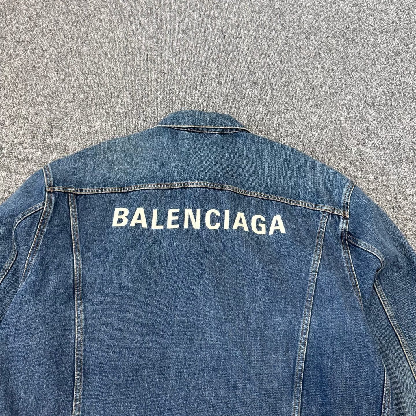 Balenciaga Balenciaga Logo Print Denim Jacket 46 Size US S / EU 44-46 / 1 - 8 Thumbnail