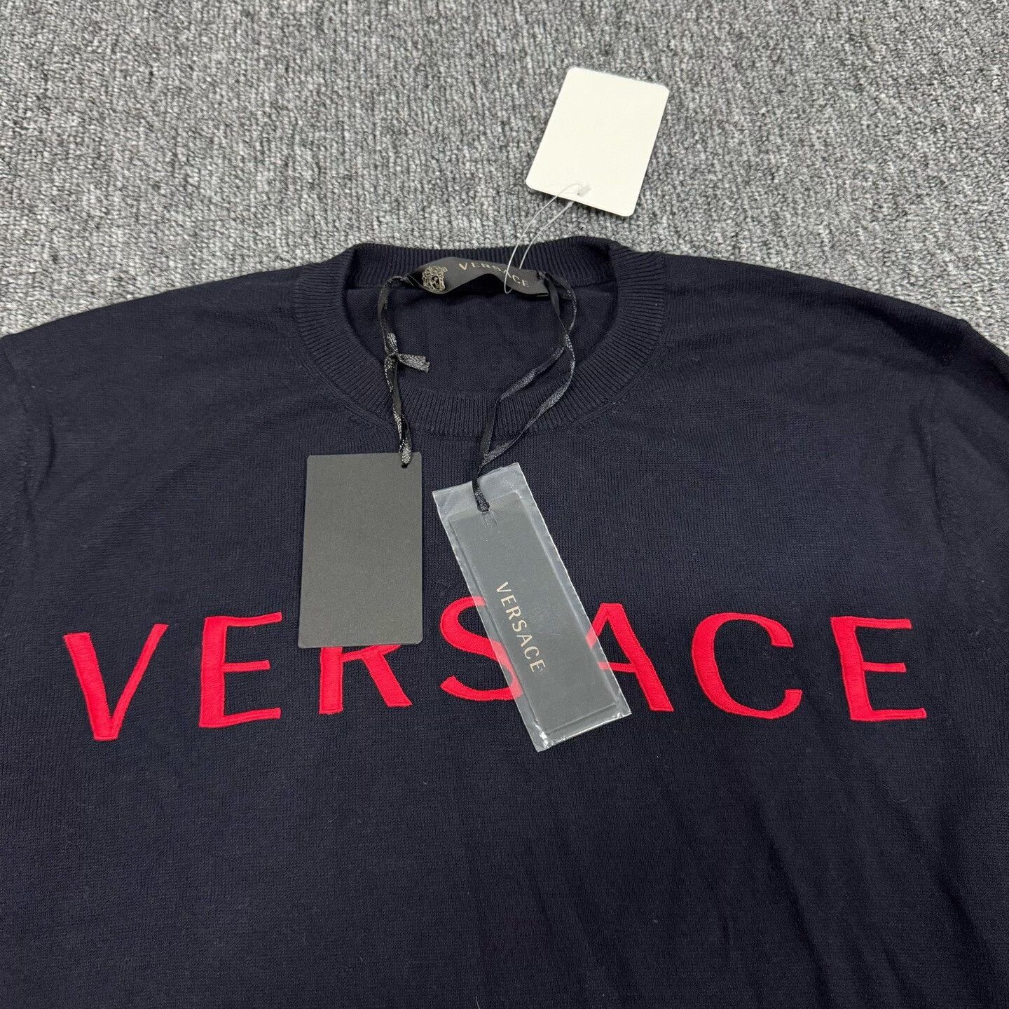 Versace Versace Red Logo Embroidered Crewneck Sweater 44 Size US S / EU 44-46 / 1 - 6 Thumbnail