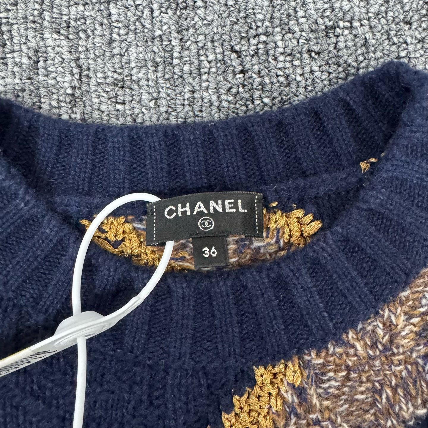 Chanel Chanel Castle Collection CC Logo Sweater 36 Size XS / US 0-2 / IT 36-38 - 7 Thumbnail