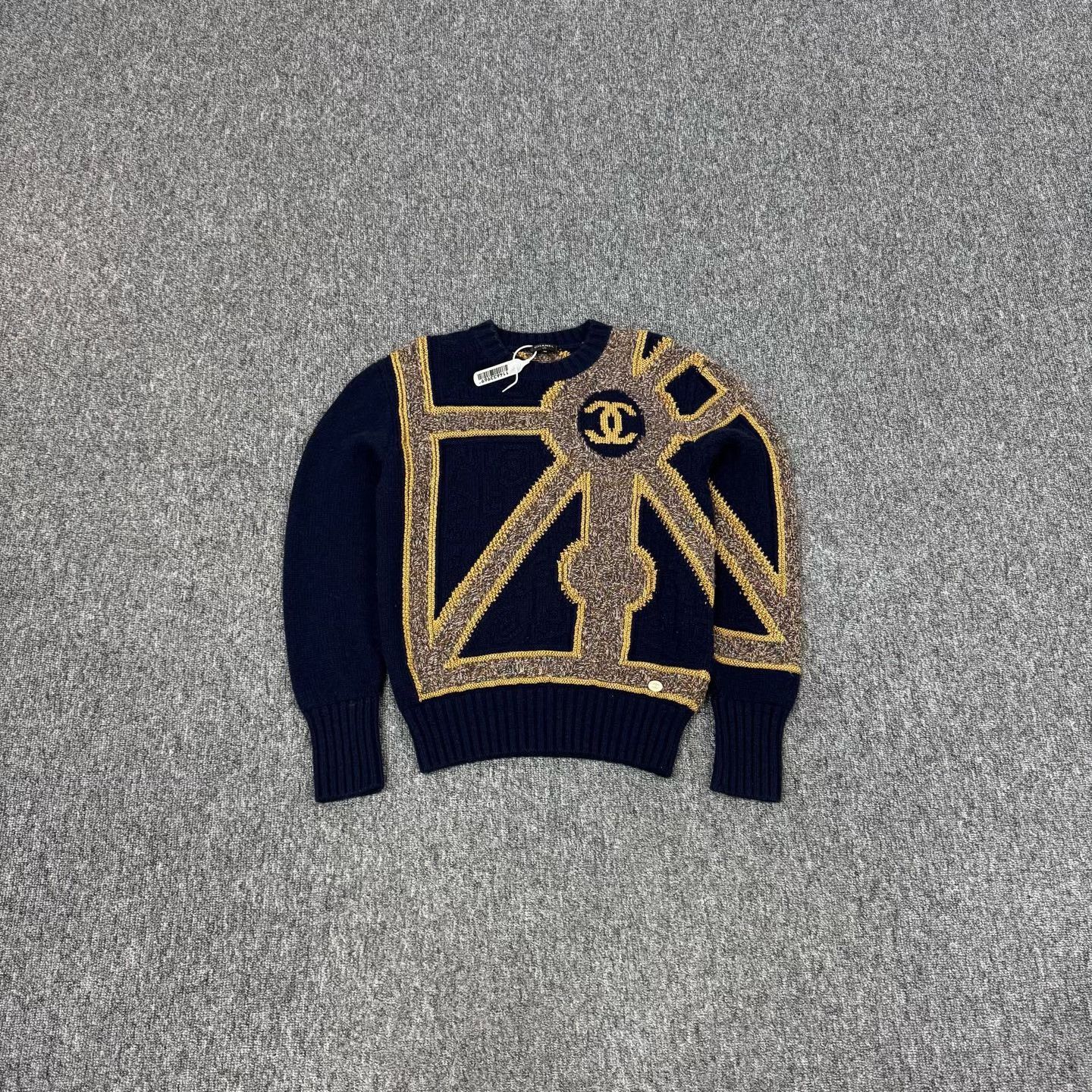 Chanel Chanel Castle Collection CC Logo Sweater 36 Size XS / US 0-2 / IT 36-38 - 2 Thumbnail