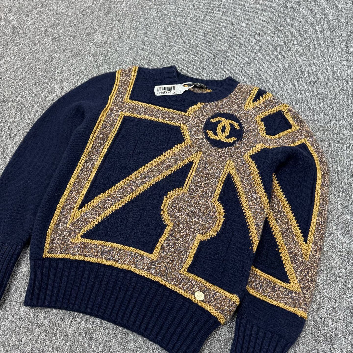 Chanel Chanel Castle Collection CC Logo Sweater 36 Size XS / US 0-2 / IT 36-38 - 5 Thumbnail