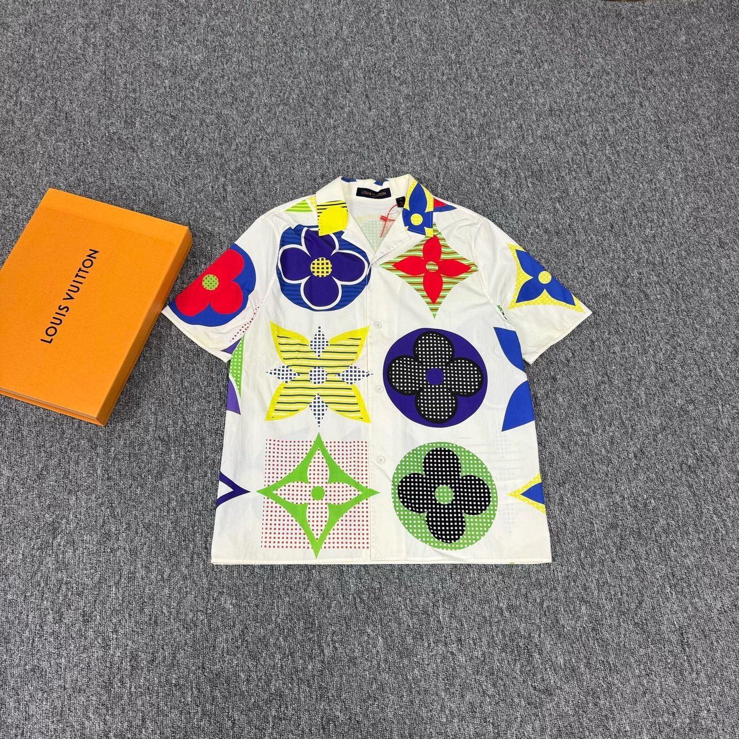 Louis Vuitton Louis Vuitton Multi Monogram Button Up Shirt US M Size US M / EU 48-50 / 2 - 2 Thumbnail