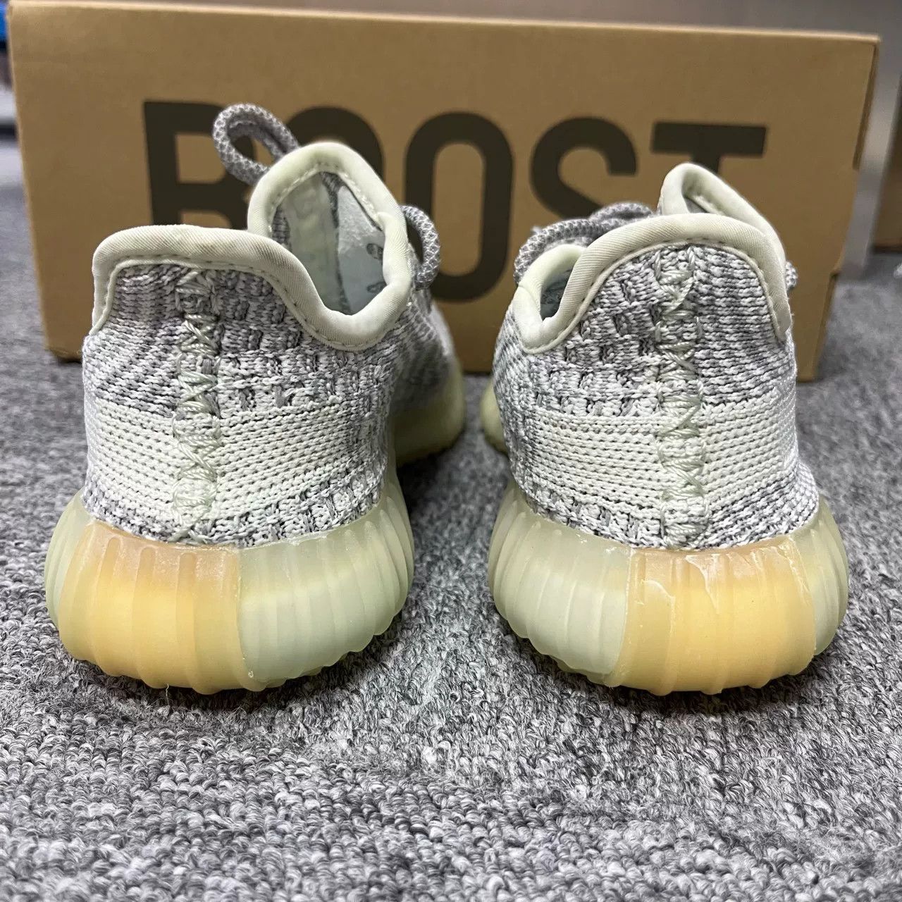 Adidas Adidas Yeezy Boost 350 V2 Static Kids Sneakers Size 29 Size US 5 / EU 37 - 4 Thumbnail