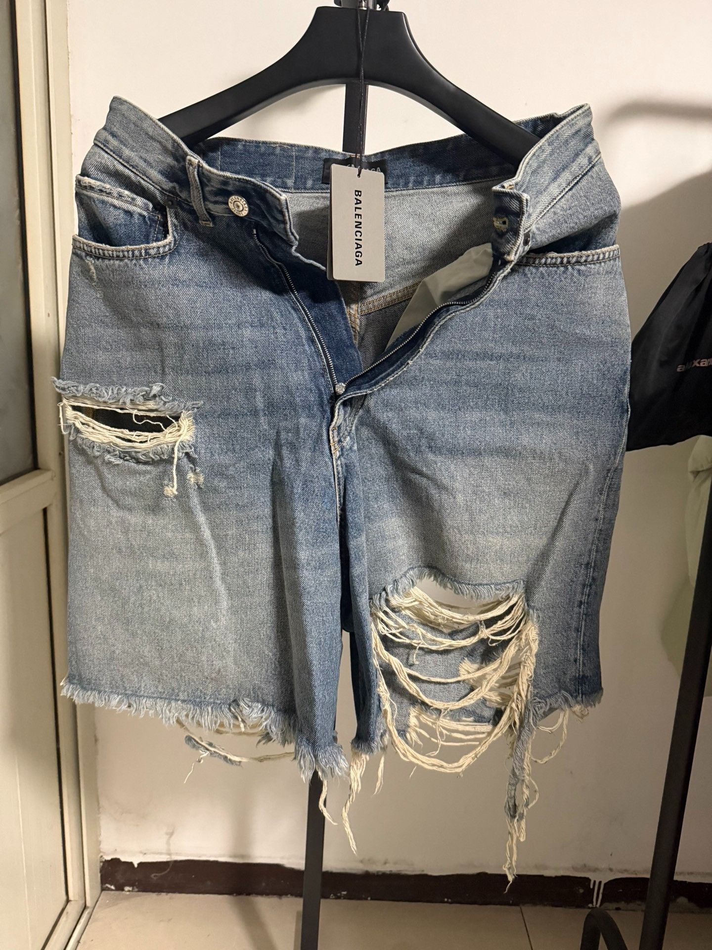 Balenciaga Balenciaga Destroyed Denim Shorts XS Size US 28 / EU 44 - 2 Thumbnail