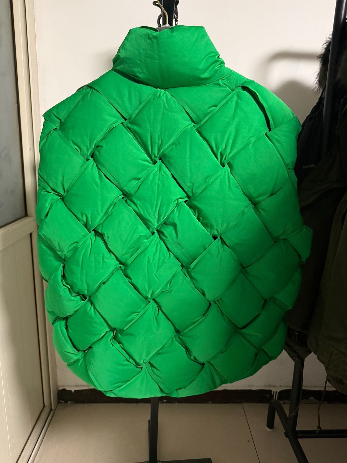 Bottega Veneta Bottega Veneta Padded Intrecciato Vest Size M Size US M / EU 48-50 / 2 - 3 Thumbnail