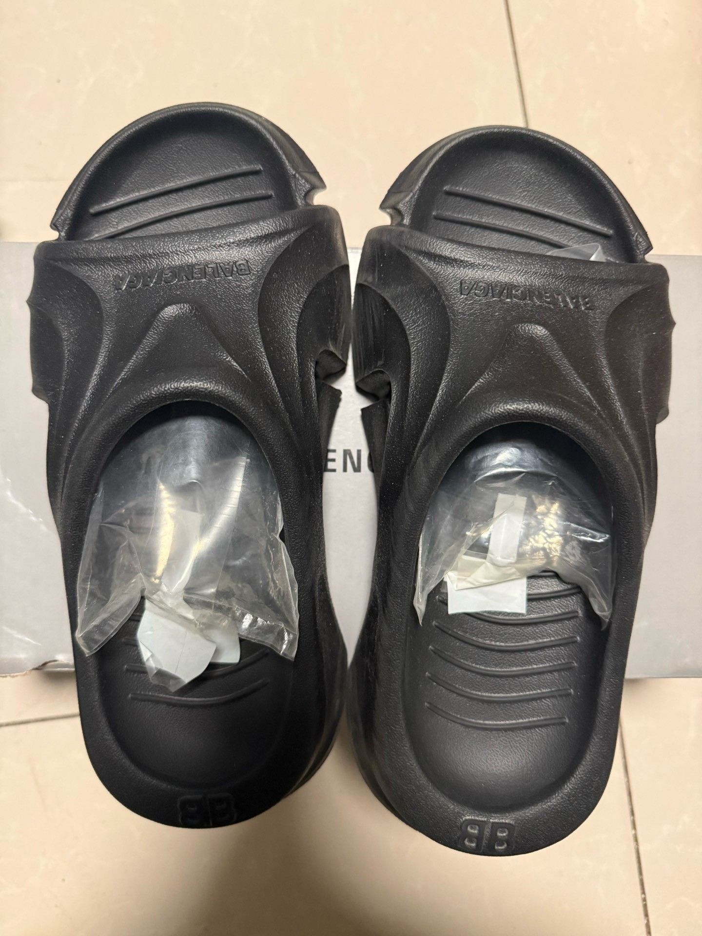 Balenciaga Balenciaga Mold Logo Slides Size 37 Size US 5 / EU 37 - 2 Thumbnail