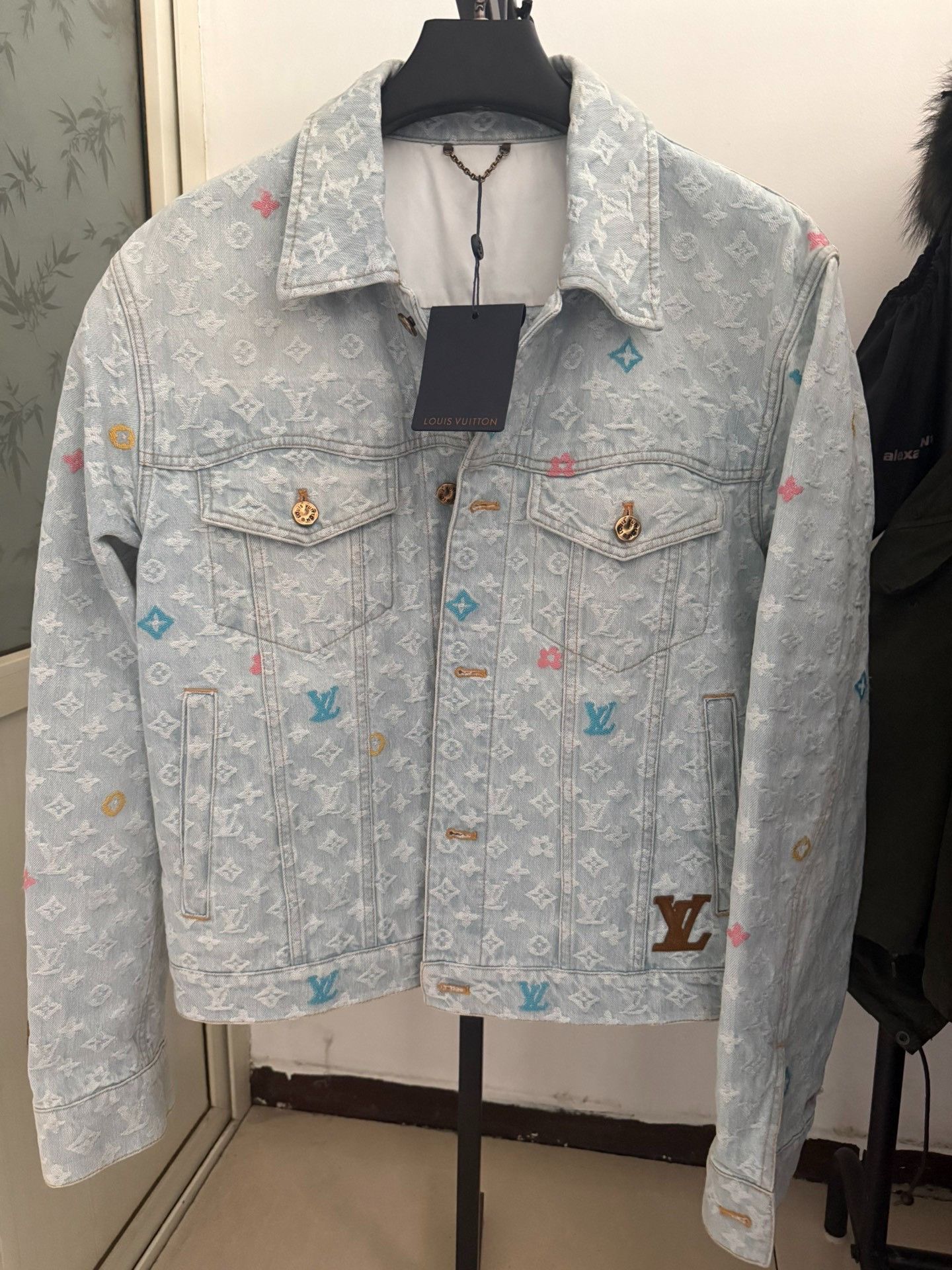 Louis Vuitton Louis Vuitton Tyler SS24 Craggy Monogram Denim Jacket EU 48 Size US M / EU 48-50 / 2 - 2 Thumbnail