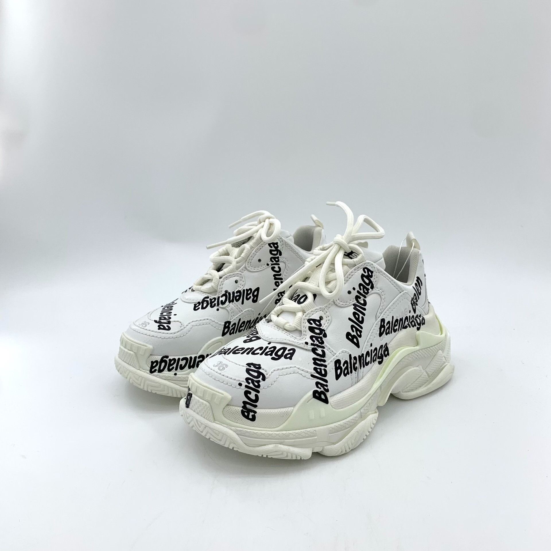 Balenciaga Balenciaga Logo Print Triple S Sneakers Size 36 Size US 6 / IT 36 - 2 Thumbnail