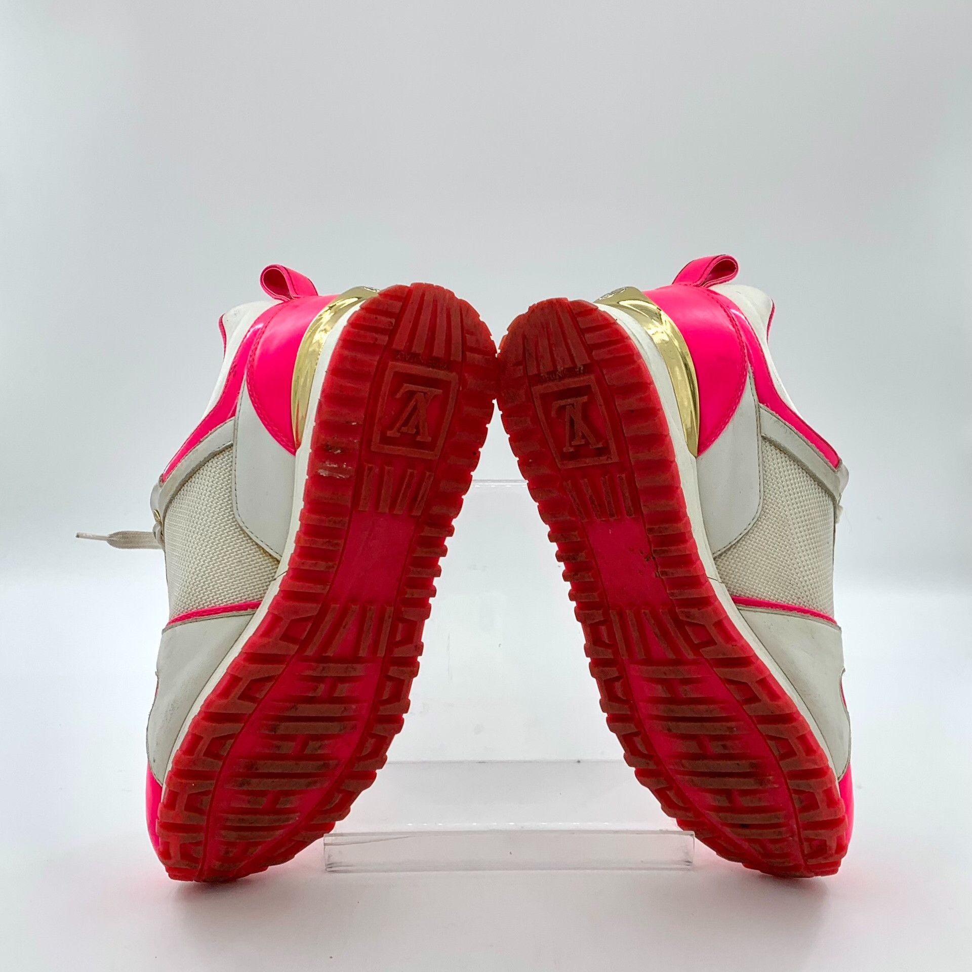 Louis Vuitton Louis Vuitton Pink Run Away Sneakers Size 35 Size US 5 / IT 35 - 6 Thumbnail