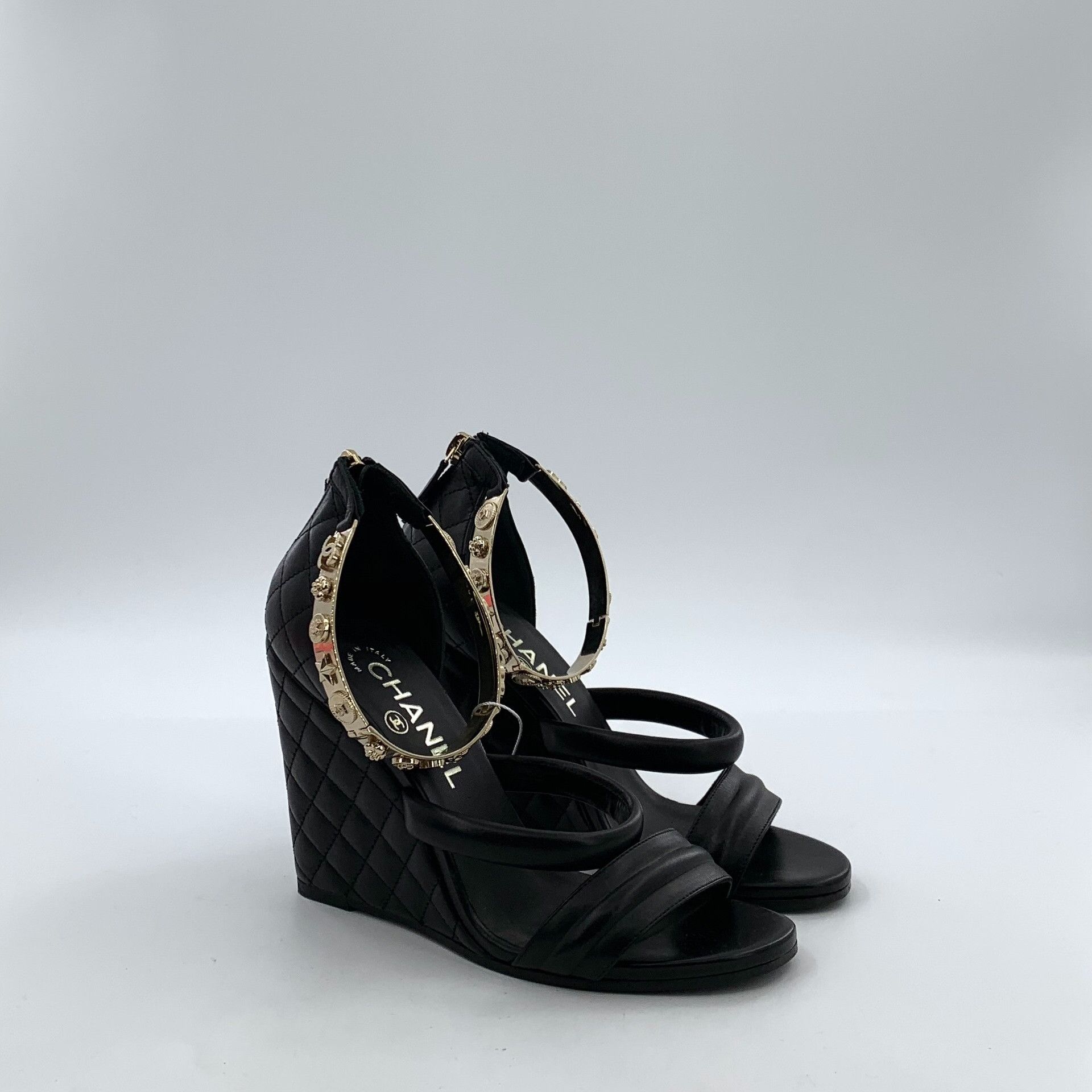 Chanel Chanel Quilted Leather Logo Wedge Heels 36 Size US 5 / IT 35 - 3 Thumbnail
