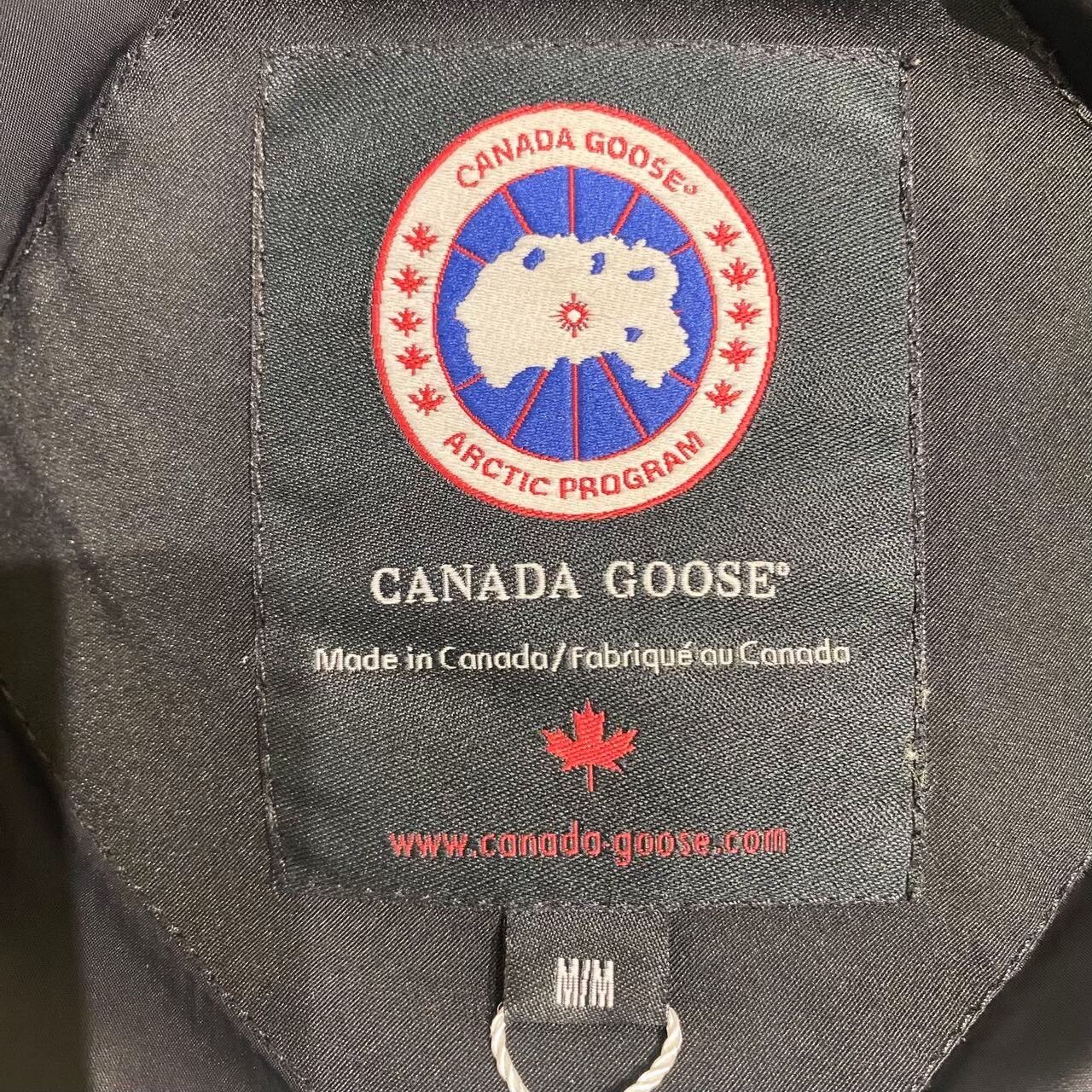 Canada Goose Canada Goose Chateau Fur Trim Parka Size M Size US M / EU 48-50 / 2 - 7 Thumbnail