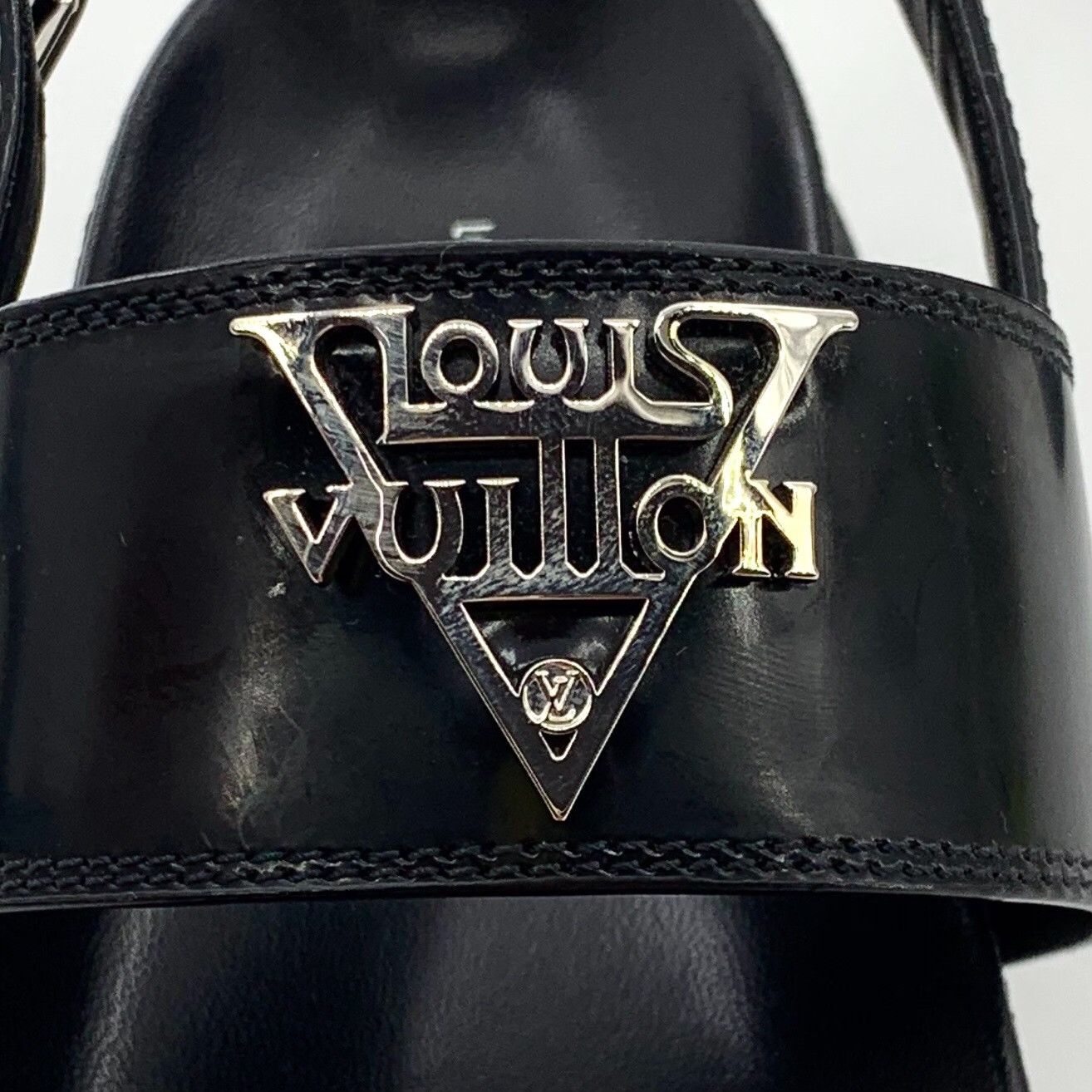 Louis Vuitton Louis Vuitton Crossroads Monogram Buckle Sandals 38 Size US 8 / IT 38 - 9 Thumbnail