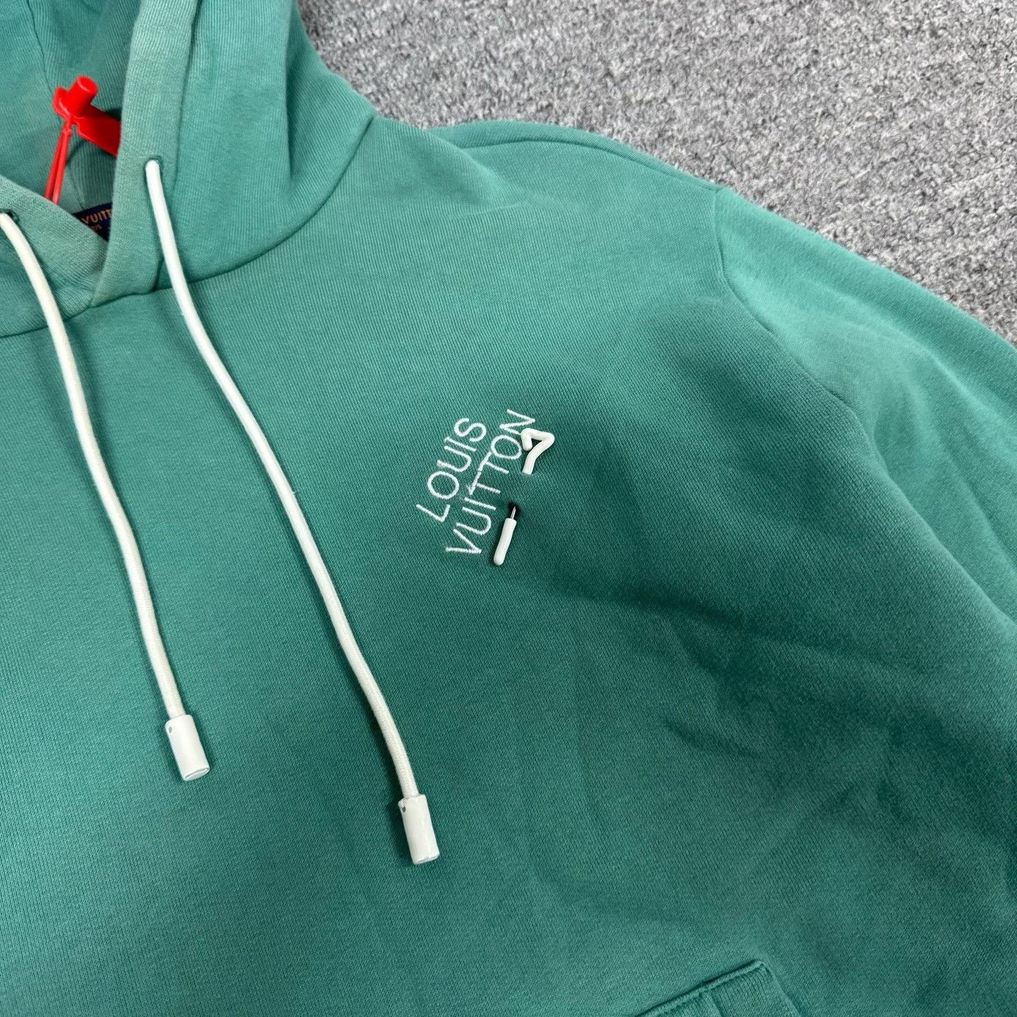 Louis Vuitton Louis Vuitton Pin Detail Hoodie XS Size US XS / EU 42 / 0 - 6 Thumbnail