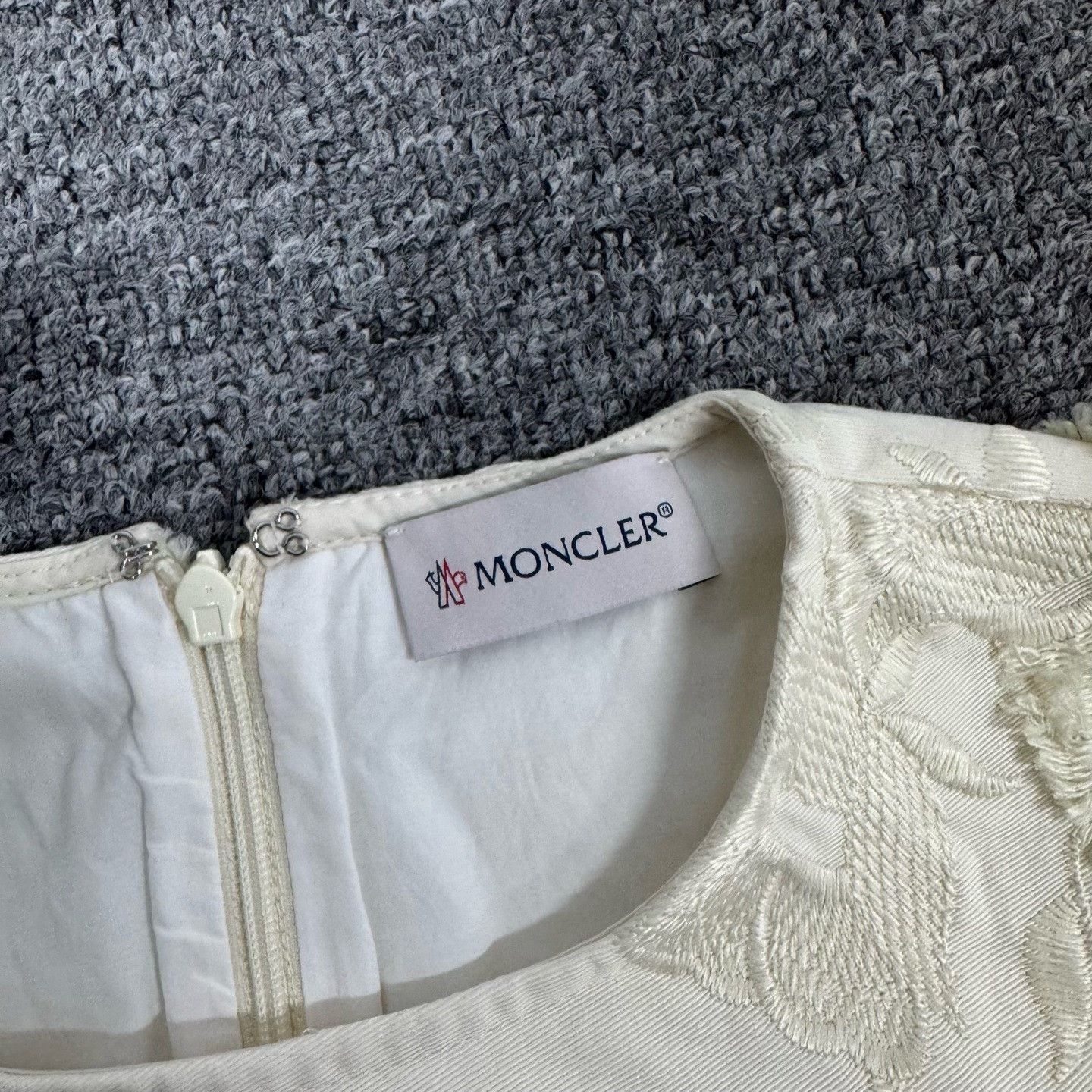 Moncler Moncler Floral Embroidered Logo Midi Dress Size 38 Size XS / US 0-2 / IT 36-38 - 6 Thumbnail