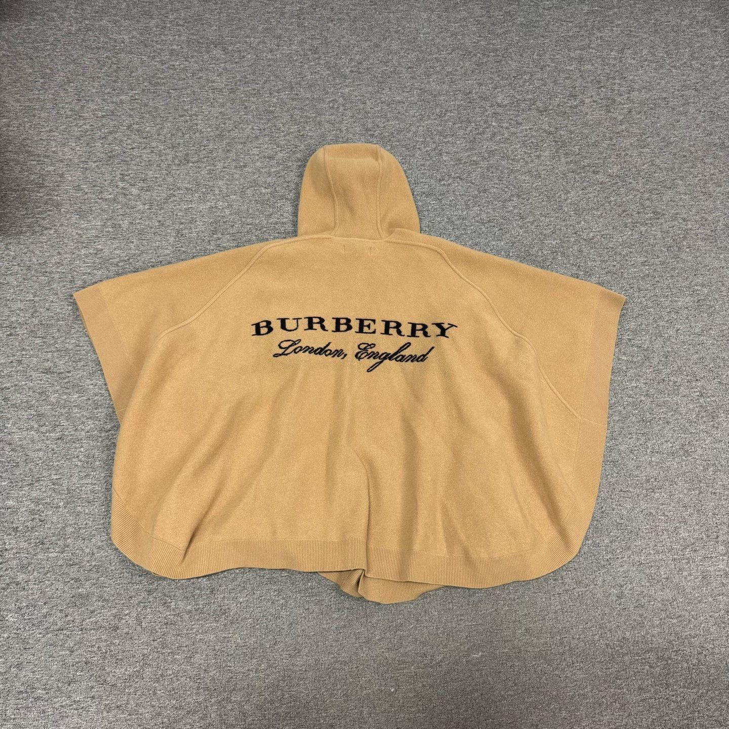 Burberry Burberry Logo Wool Cashmere Hooded Cape ONE SIZE Size ONE SIZE - 3 Thumbnail