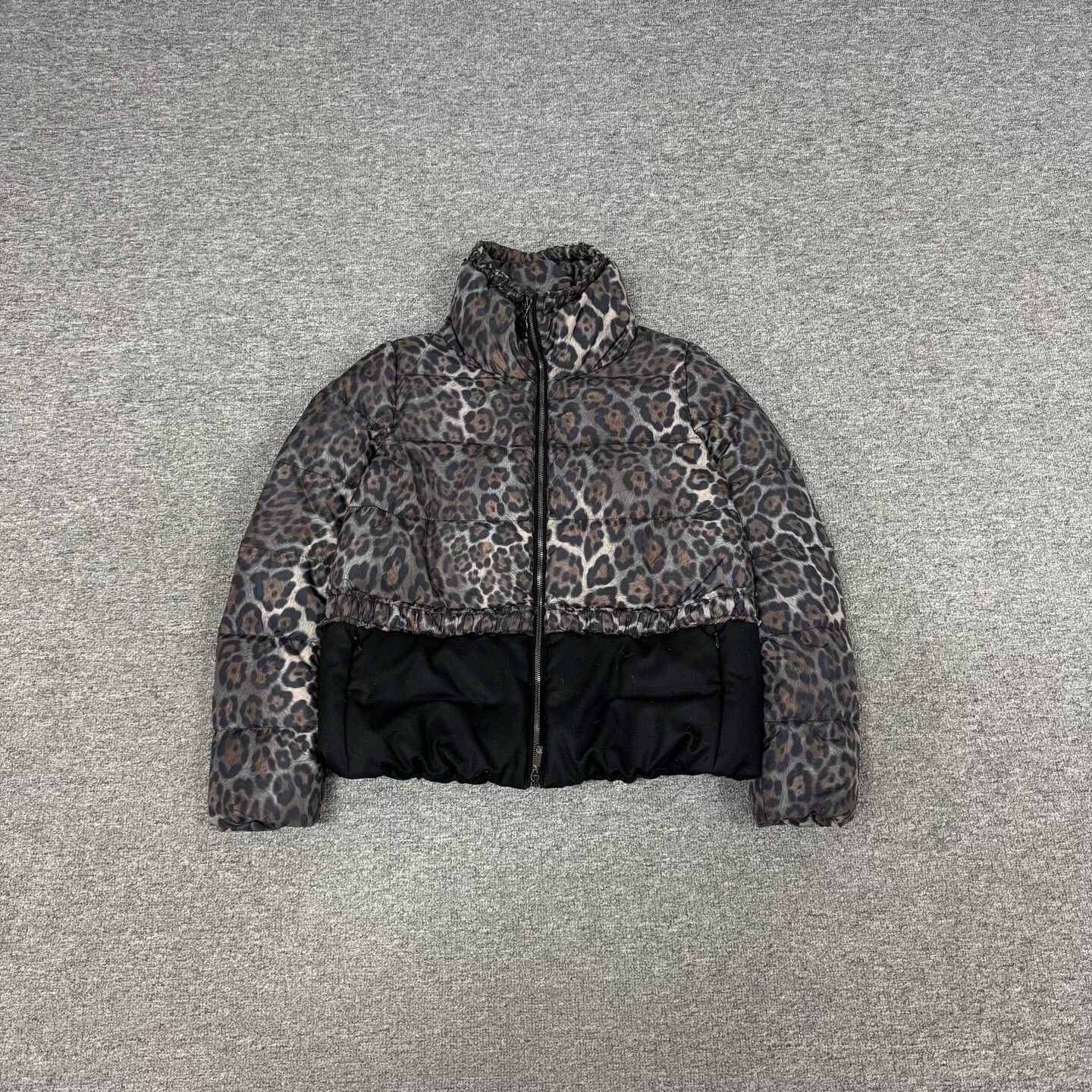 Moncler Moncler Leopard Print Down Jacket Size 0 Size XS / US 0-2 / IT 36-38 - 2 Thumbnail