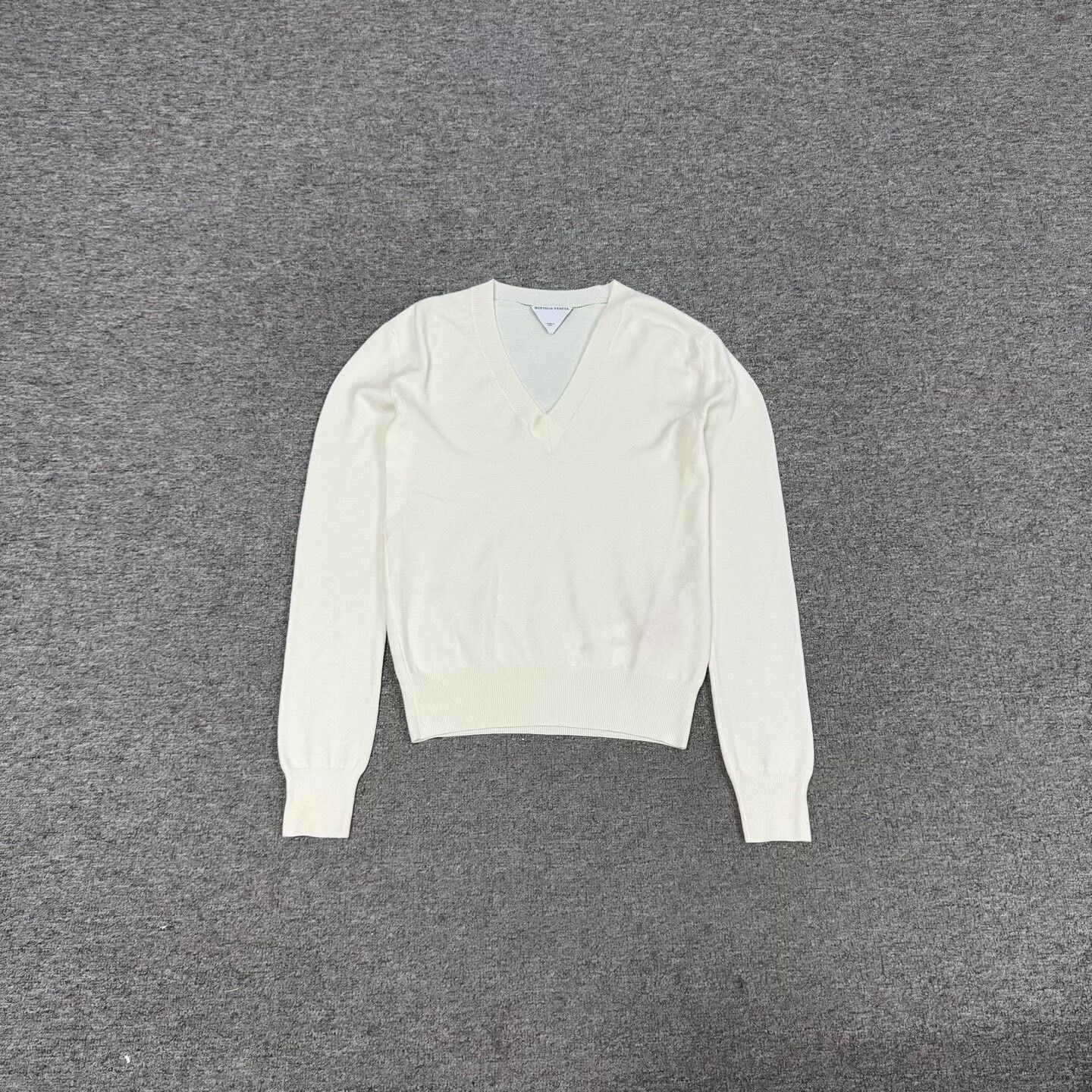 Bottega Veneta Bottega Veneta White Wool V-Neck Sweater Size S Size US S / EU 44-46 / 1 - 2 Thumbnail