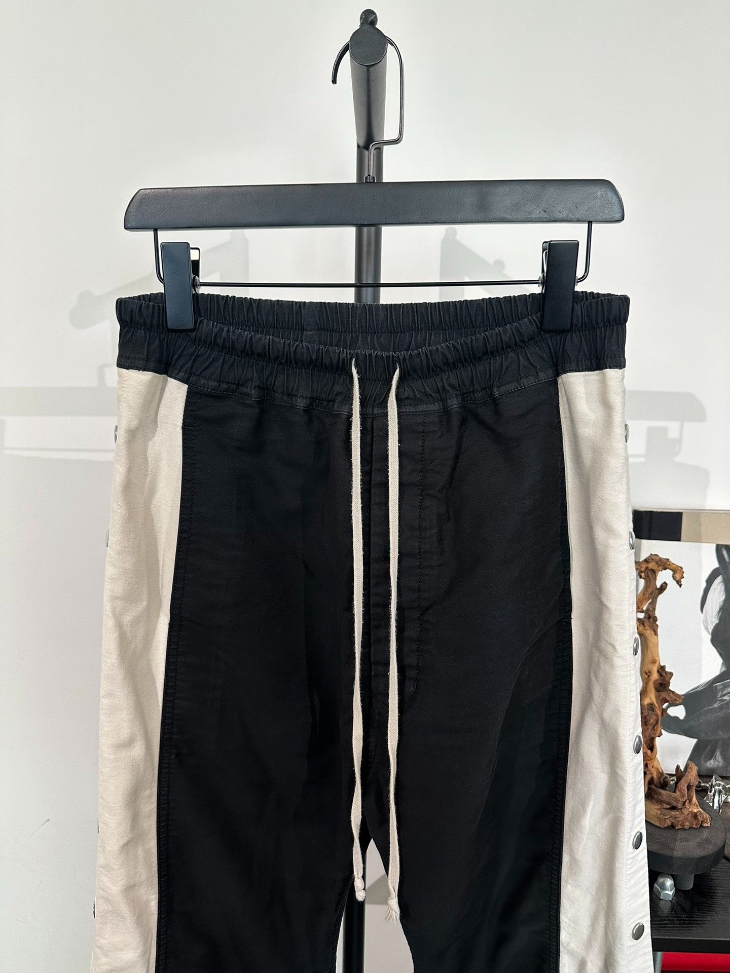 Rick Owens Drkshdw Rick Owens Drkshdw Cargo Button Fly Pants S Size US 26 / EU 42 - 3 Thumbnail