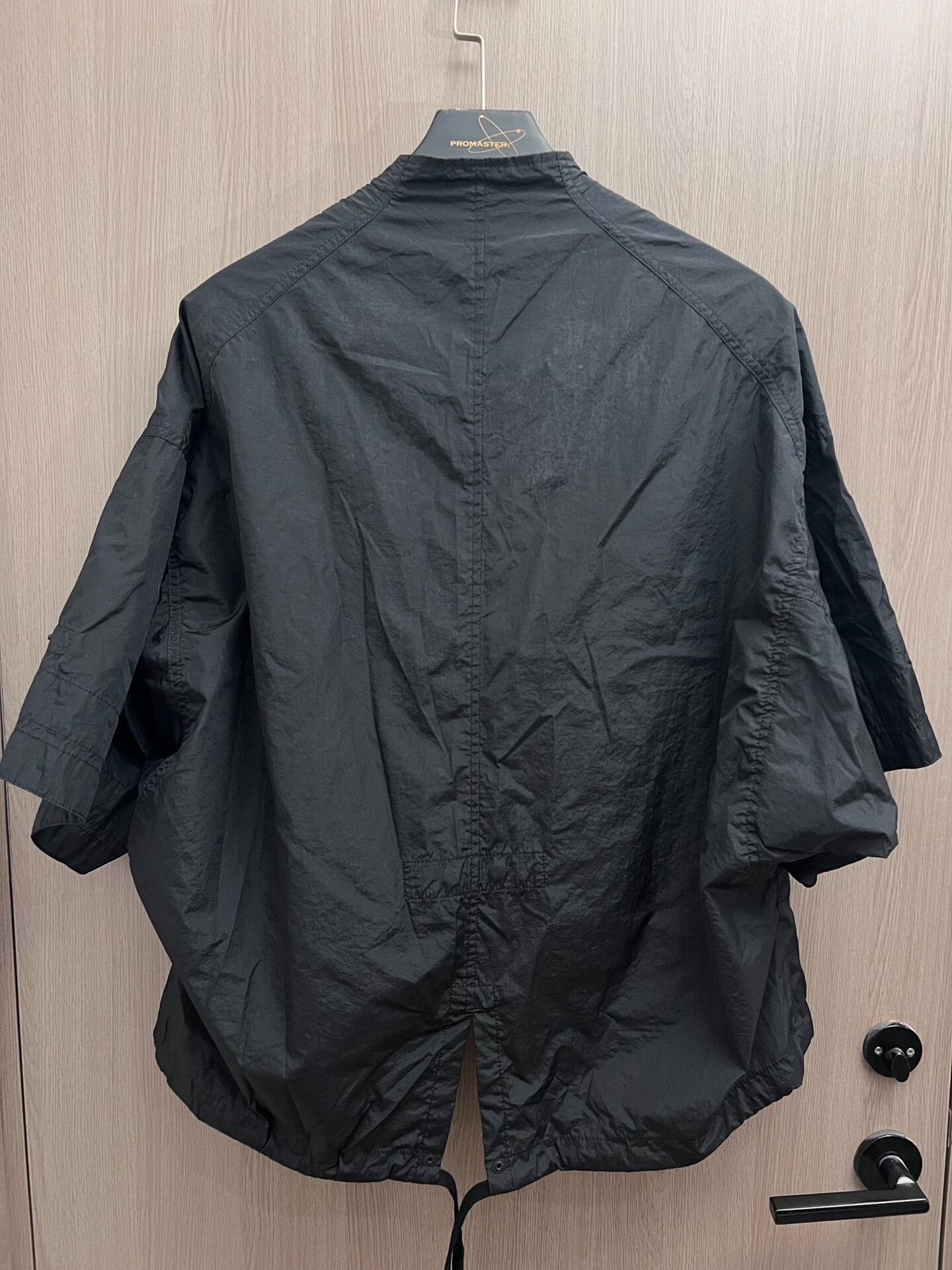 Julius Julius_7 Nylon 3/4 Sleeve Collarless Robe Size US L / EU 52-54 / 3 - 2 Thumbnail