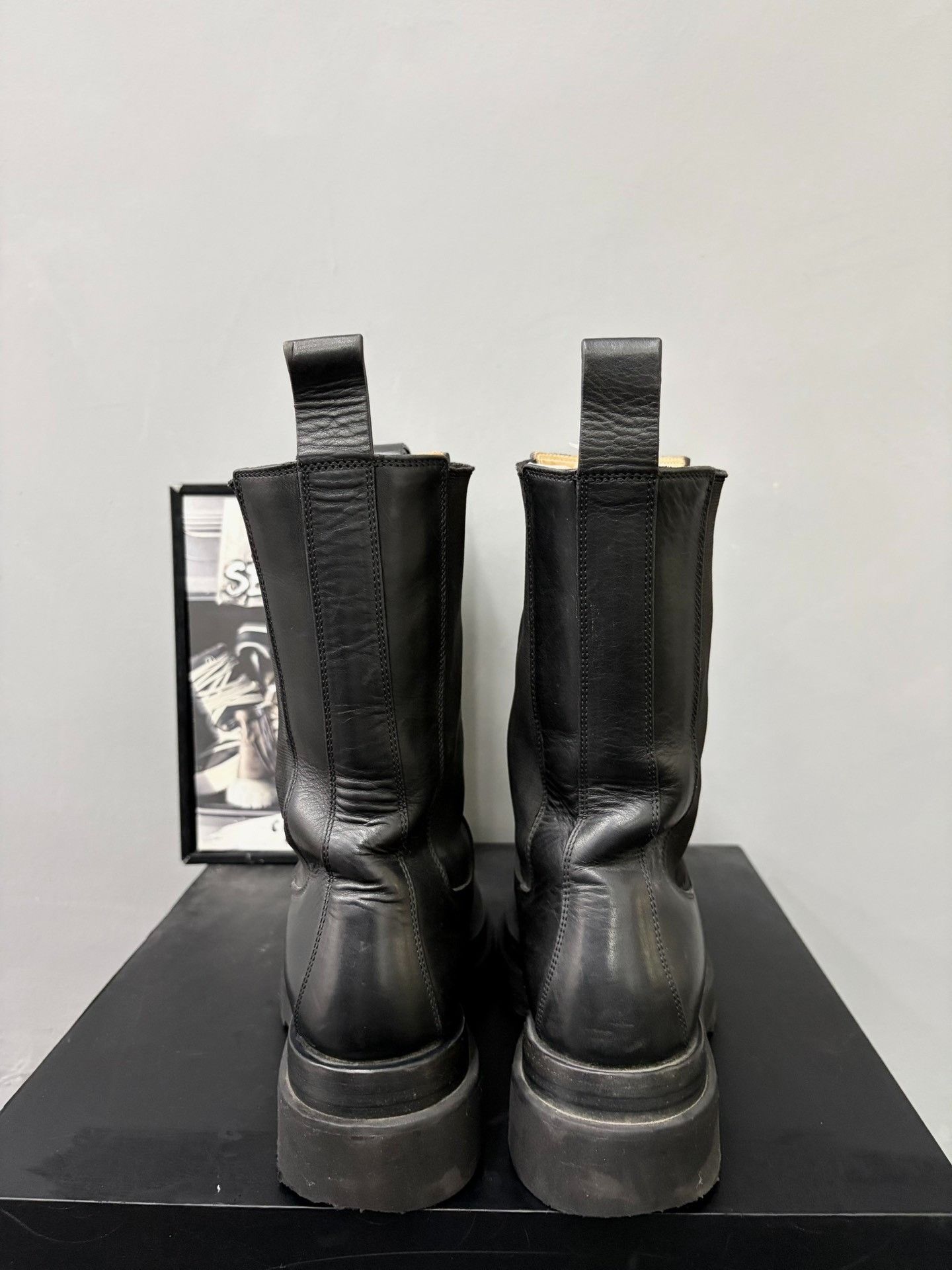 Bottega Veneta Bottega Veneta Lug Sole Chelsea Boots Size US 7 / IT 37 - 6 Thumbnail