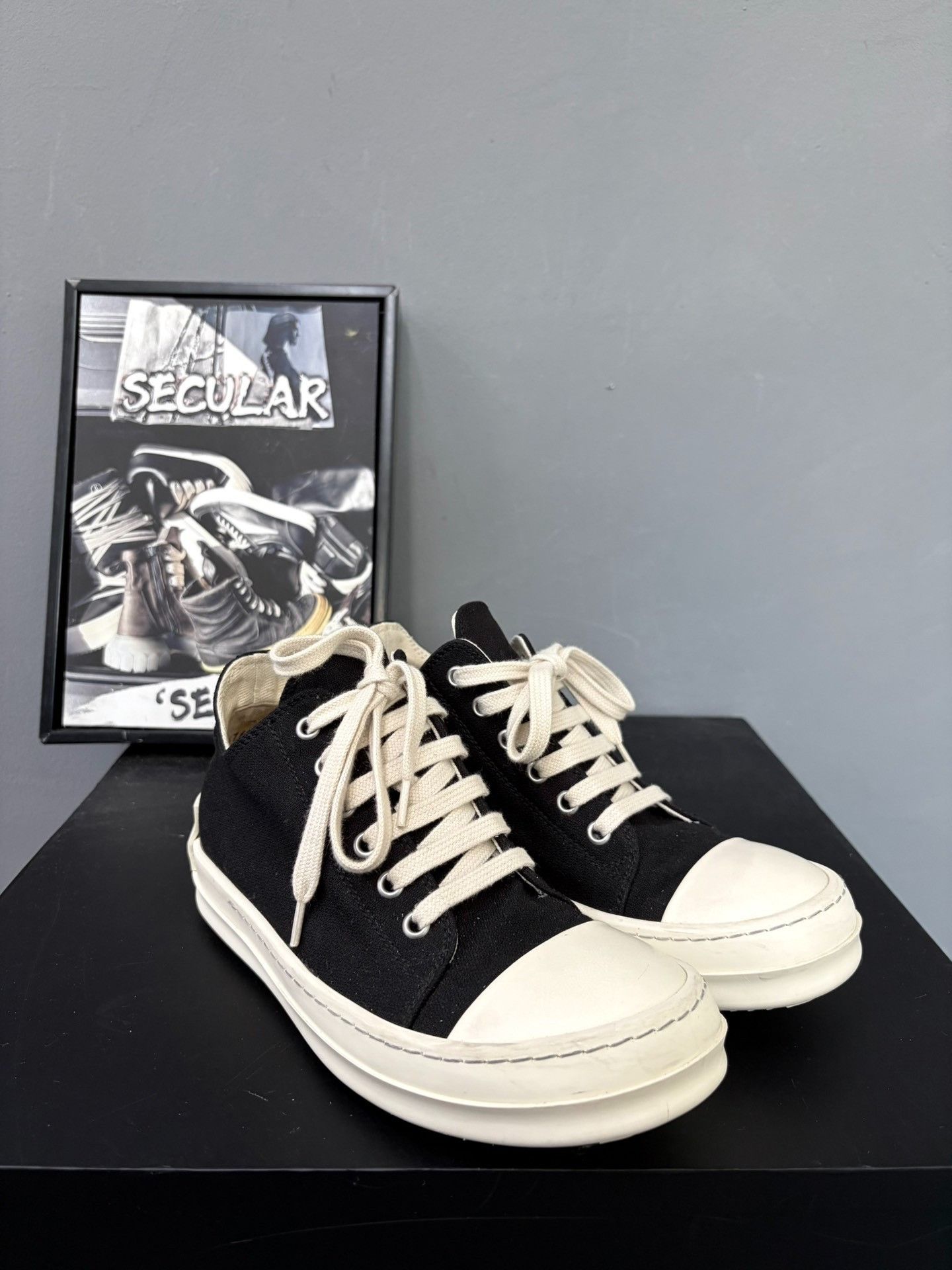 Rick Owens Drkshdw Rick Owens DRKSHDW Low-Top Canvas Sneakers Size US 5 / IT 35 - 3 Thumbnail
