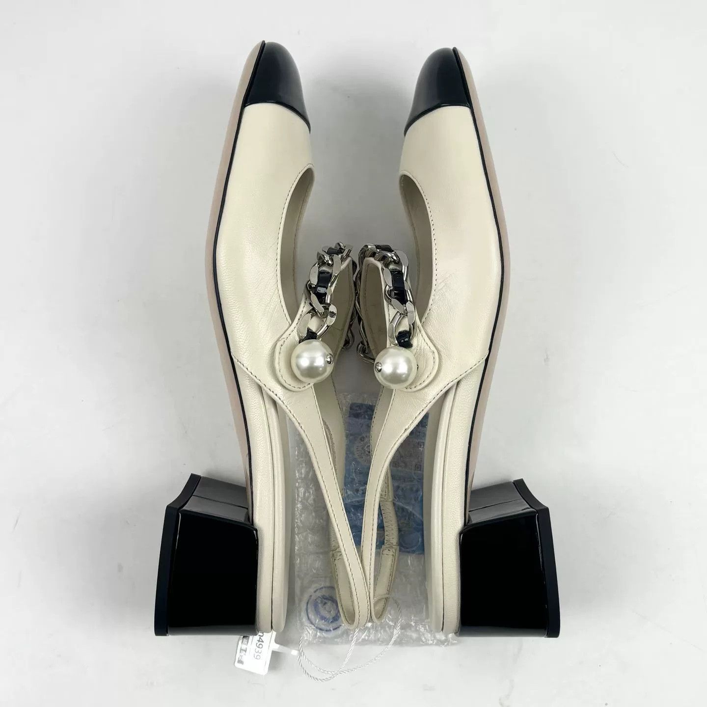 Miu Miu Miu Miu Beige Leather Mary Jane Shoes 35 Size US 4 / IT 34 - 4 Thumbnail
