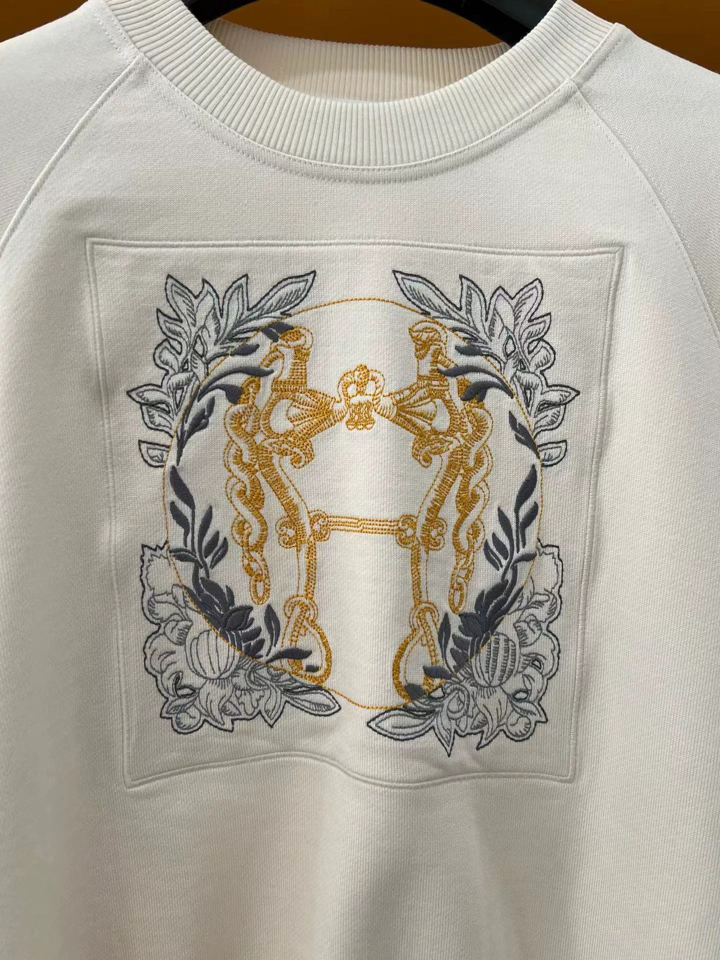 Hermes Hermes Embroidered Sweatshirt Size XXS / US 00 / IT 34 - 3 Thumbnail