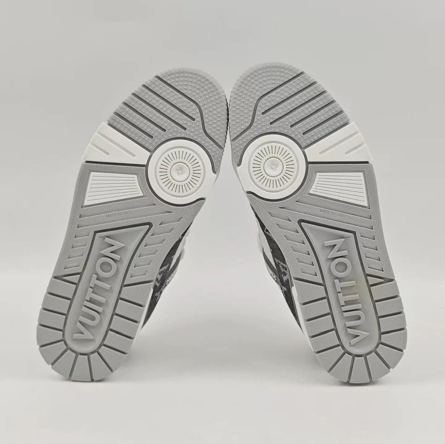 Louis Vuitton LV Grey Monogram Trainer Sneakers Size US 6 / IT 36 - 6 Thumbnail