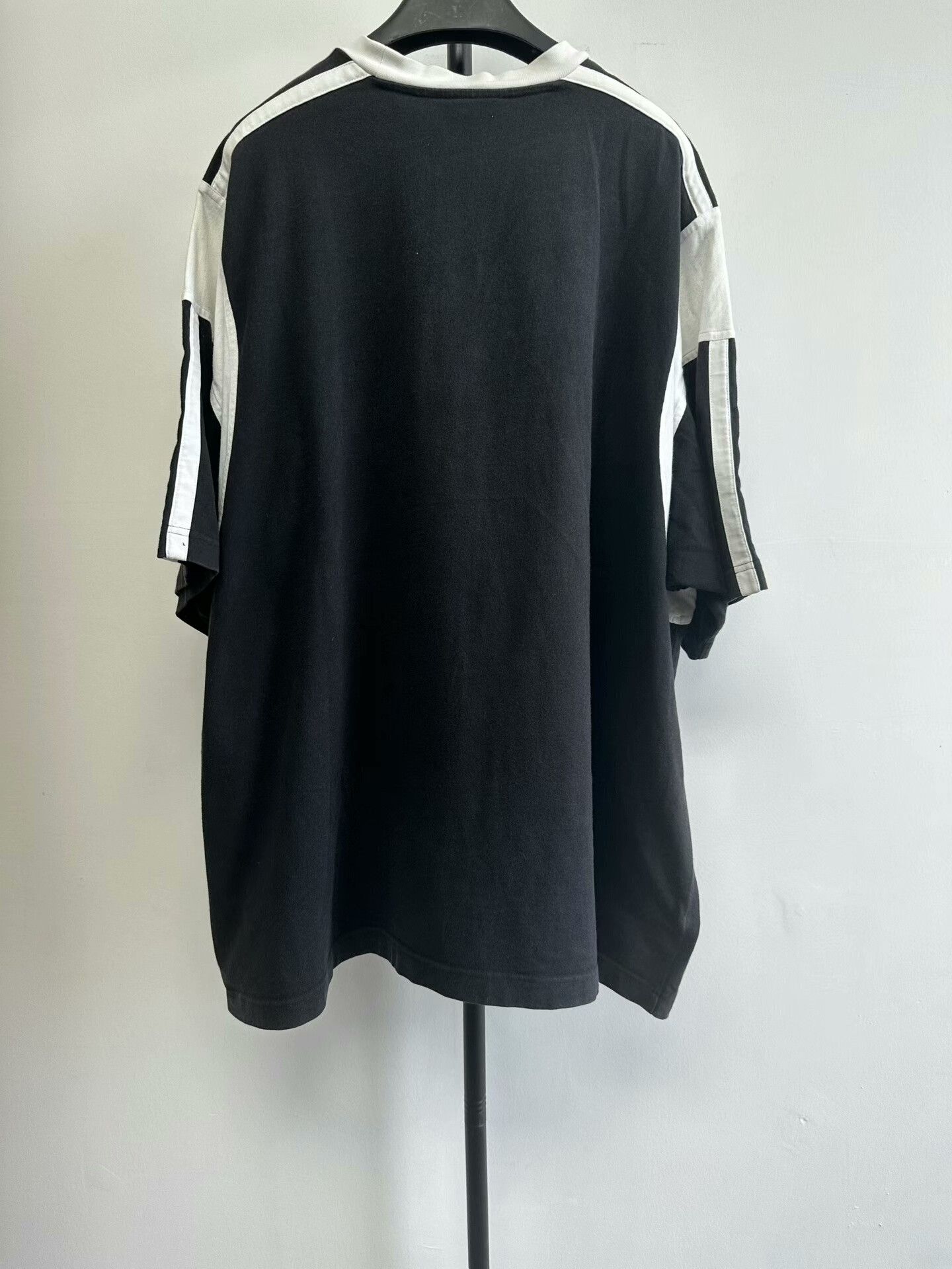 Balenciaga Balenciaga Contrast Letter Print Round Neck Tee Size M / US 6-8 / IT 42-44 - 2 Thumbnail