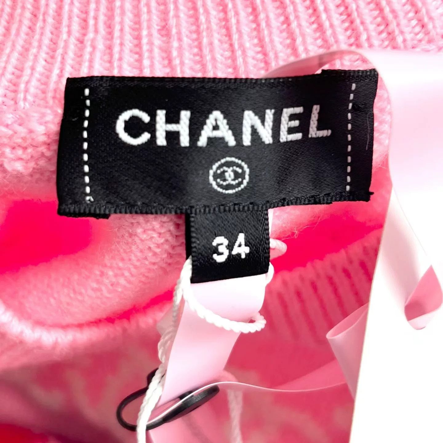 Chanel Chanel Pink CC Print Sweater Size XXS / US 00 / IT 34 - 3 Thumbnail