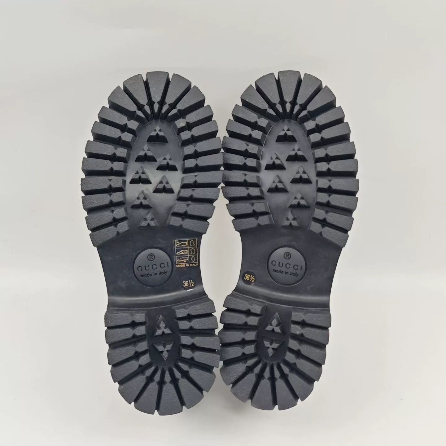 Gucci Gucci Black Bee Loafers Size 36 Size US 5 / IT 35 - 5 Thumbnail