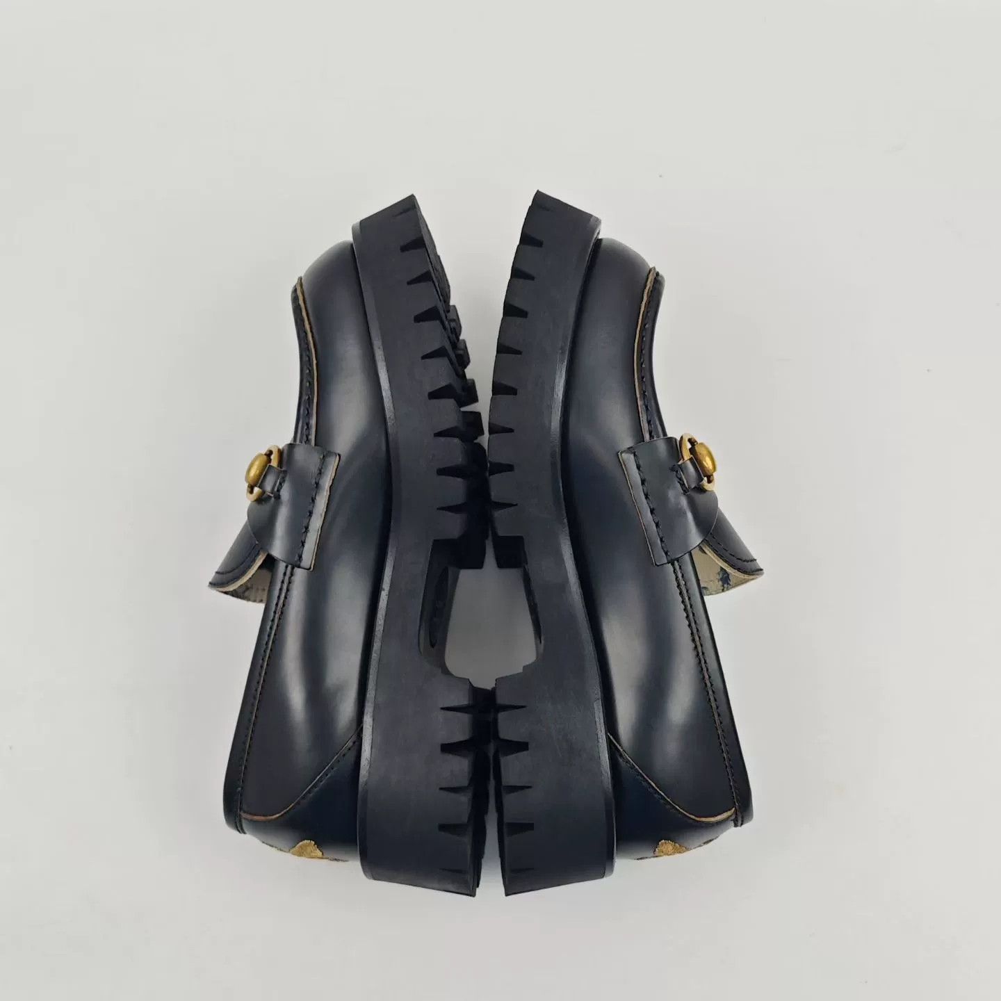 Gucci Gucci Black Bee Loafers Size 36 Size US 5 / IT 35 - 3 Thumbnail