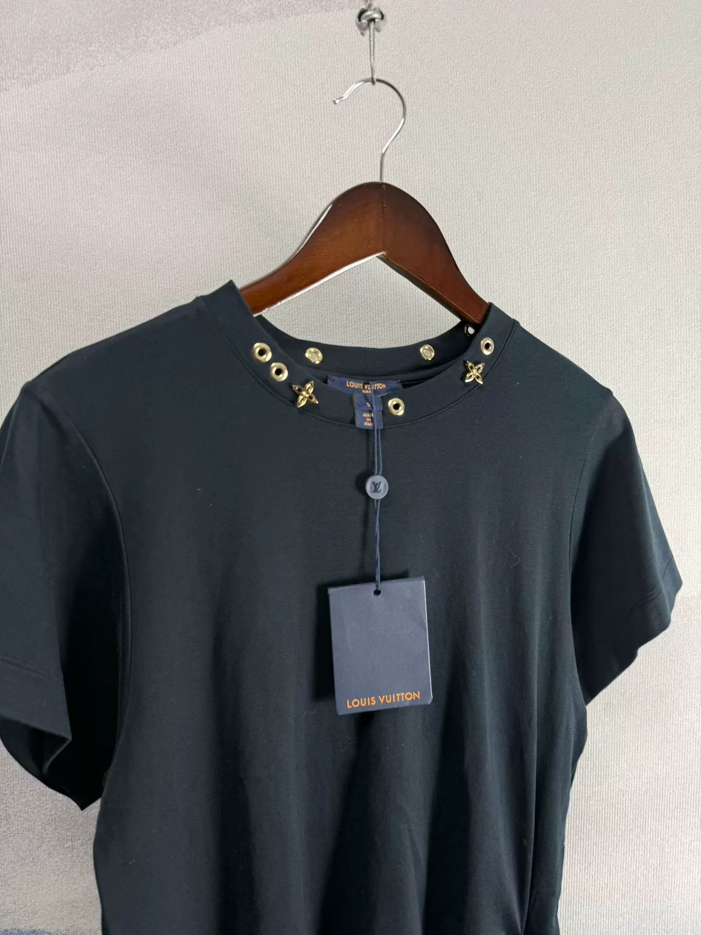 Louis Vuitton Louis Vuitton Black Collar Metal Floral Tee Size S / US 4 / IT 40 - 2 Thumbnail