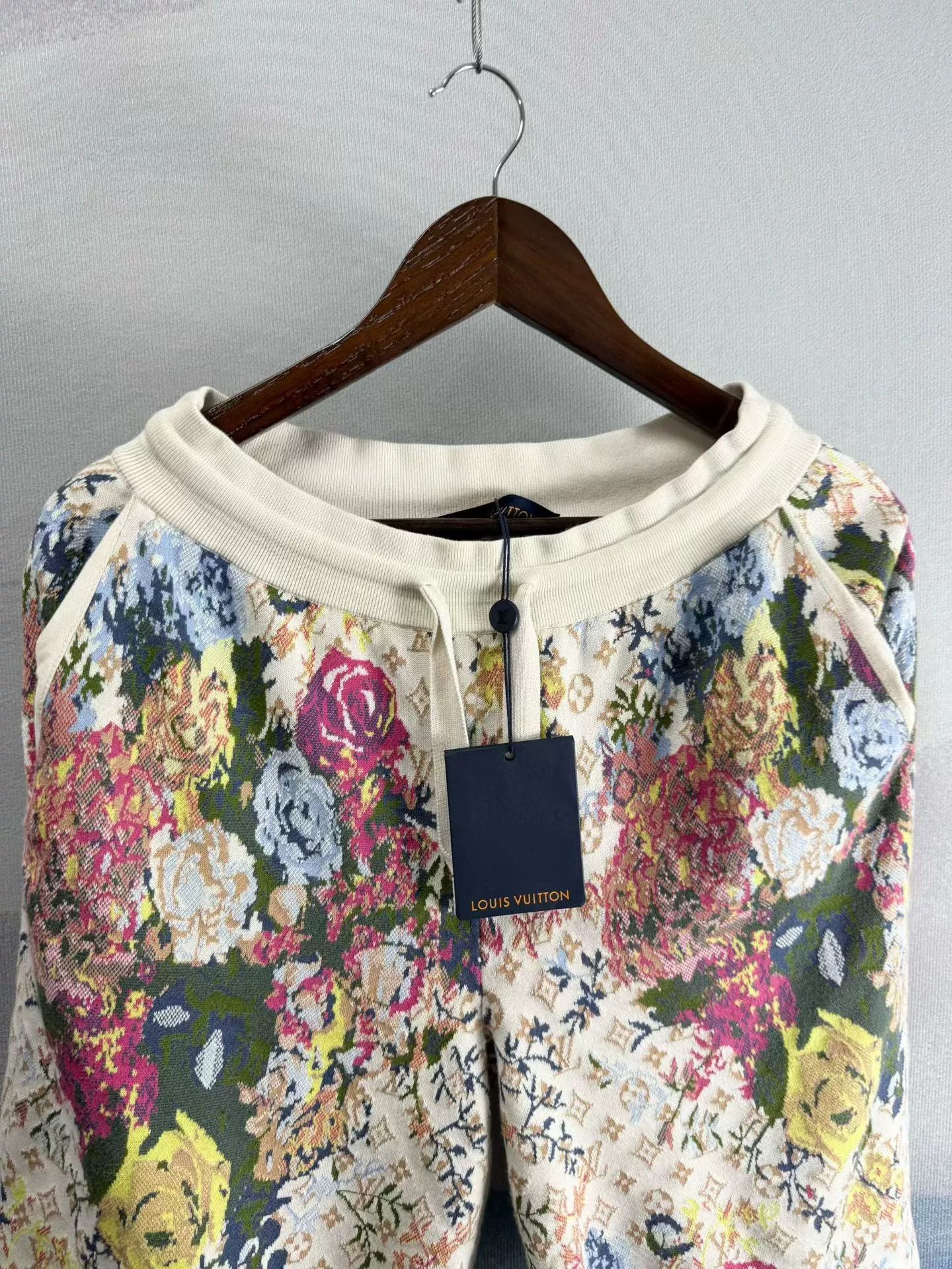 Louis Vuitton Louis Vuitton Floral Print Knit Shorts Size 38" / US 16 / IT 52 - 2 Thumbnail