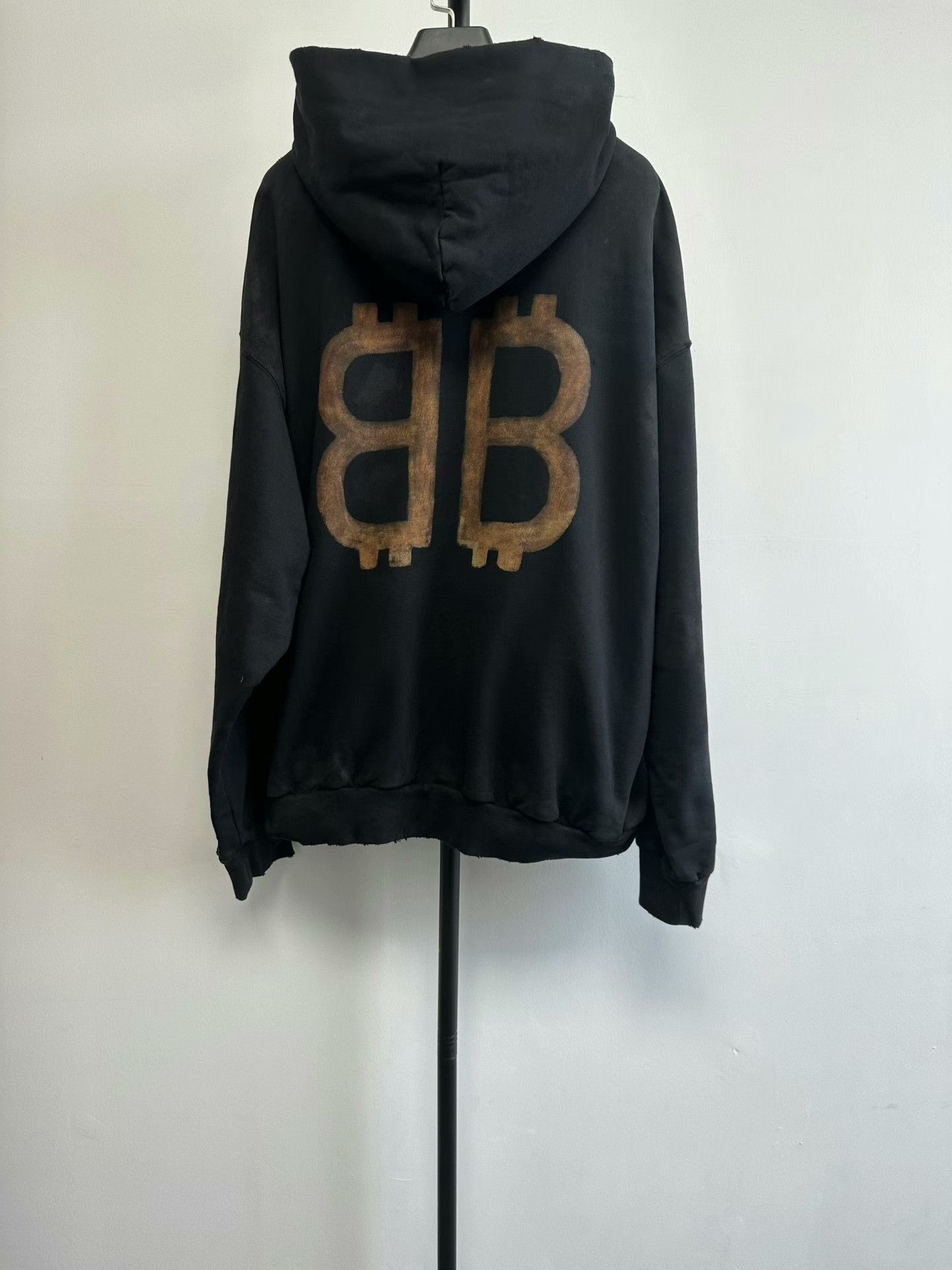 Balenciaga Balenciaga Letter Print Distressed Hoodie Size XS / US 0-2 / IT 36-38 - 2 Thumbnail