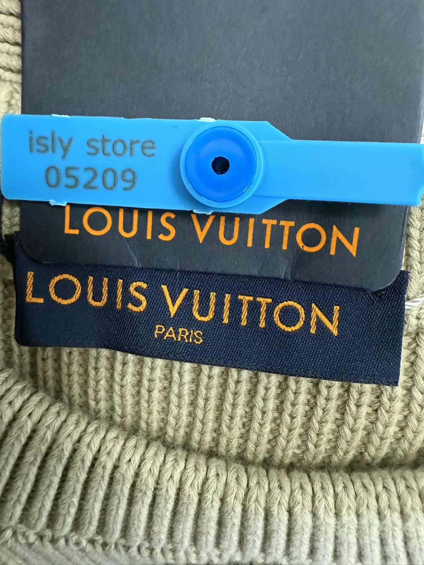 Louis Vuitton Louis Vuitton Round Neck Long Sleeve Knit Sweater Size M / US 6-8 / IT 42-44 - 4 Thumbnail
