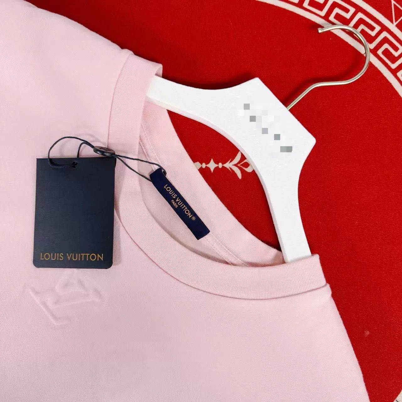 Louis Vuitton Louis Vuitton 2026 Embossed Logo Cotton T-shirt Size L / US 10 / IT 46 - 3 Thumbnail