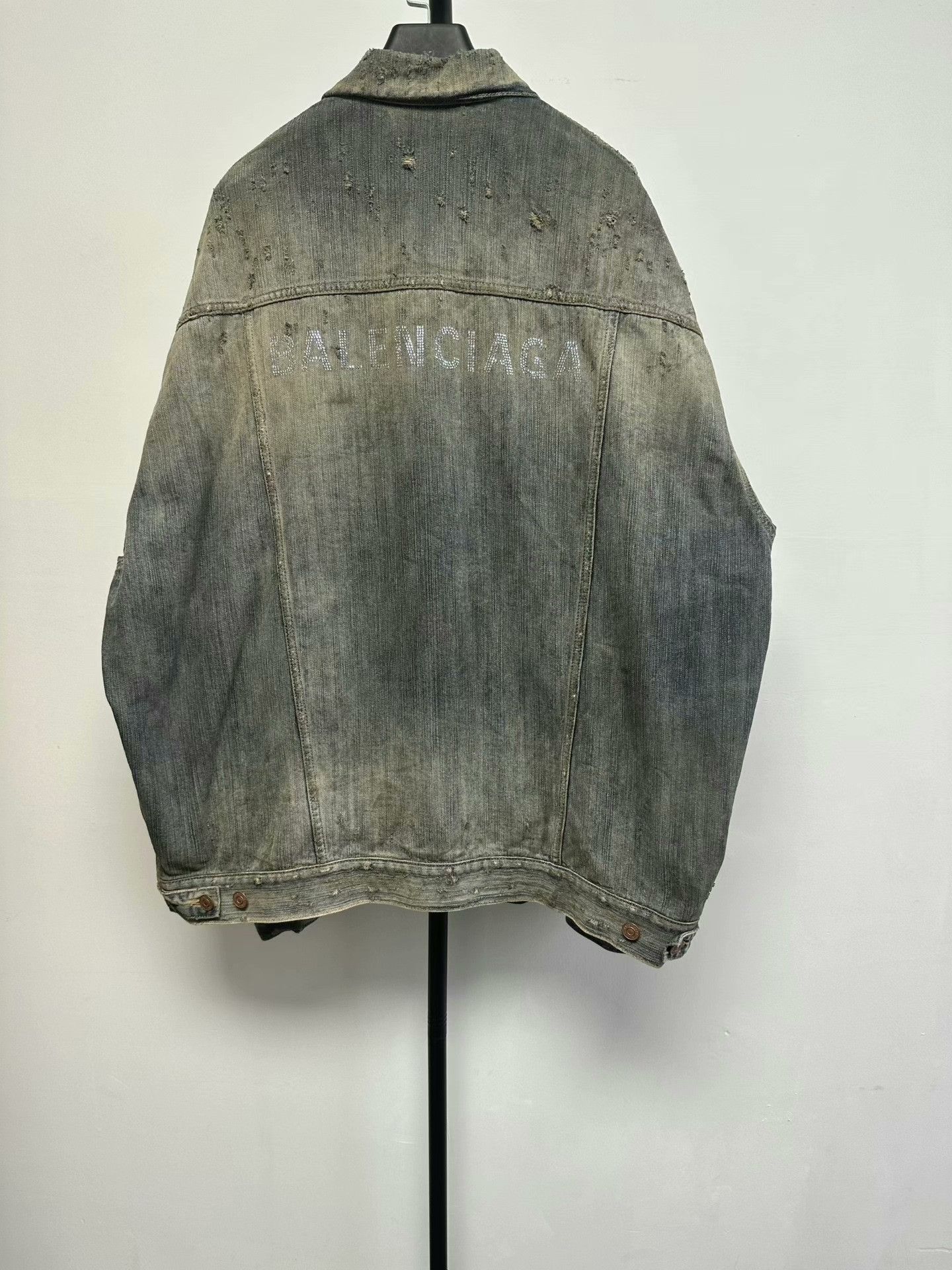 Balenciaga Balenciaga Rhinestone Back Vintage Denim Jacket Size M / US 6-8 / IT 42-44 - 2 Thumbnail