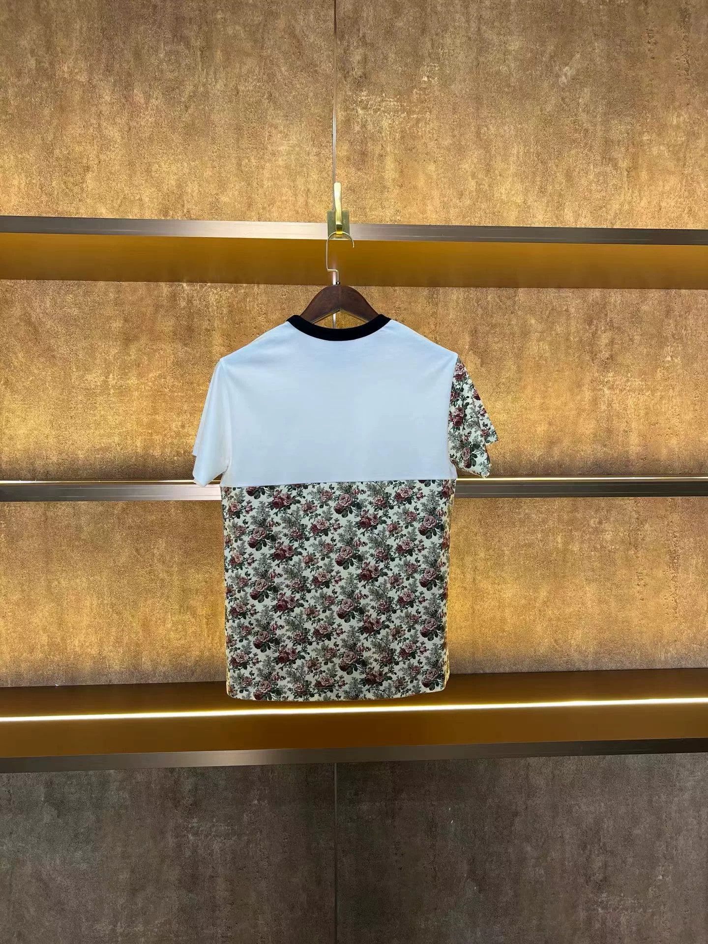 Louis Vuitton LV Floral Short-Sleeve Top Size M / US 6-8 / IT 42-44 - 2 Thumbnail