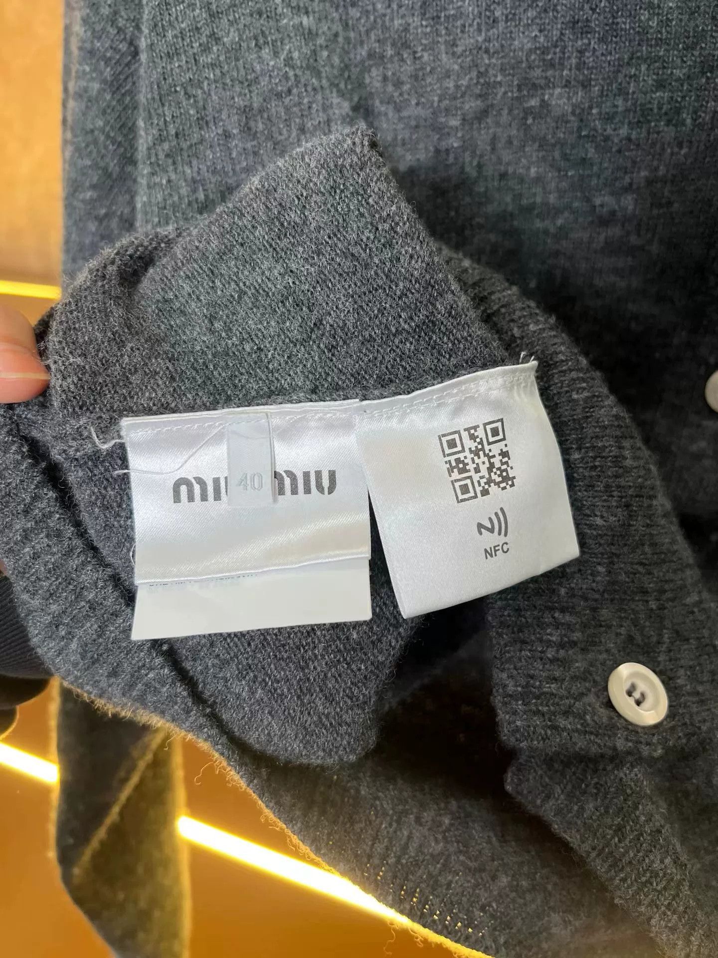 Miu Miu Miumiu Slogan Cashmere Cardigan Size S / US 4 / IT 40 - 4 Thumbnail