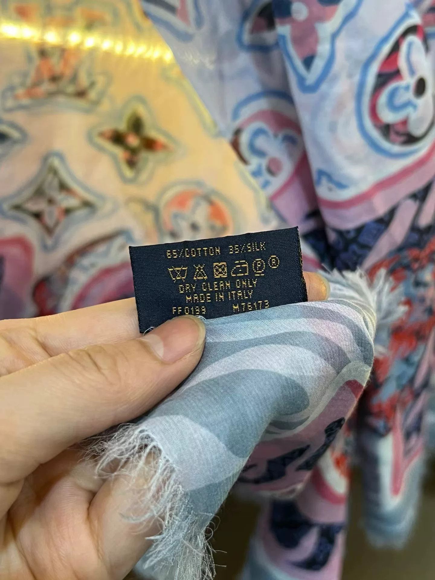 Louis Vuitton LV Scarf Shawl Size ONE SIZE - 5 Thumbnail
