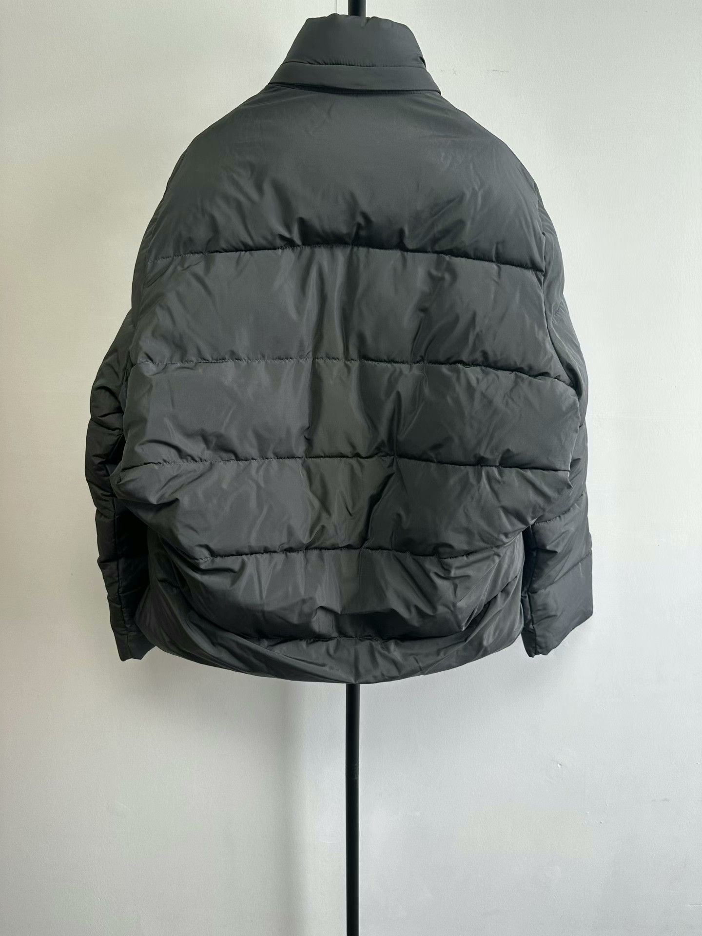Balenciaga Balenciaga Solid Fine Satin Jacket Size XS / US 0-2 / IT 36-38 - 2 Thumbnail