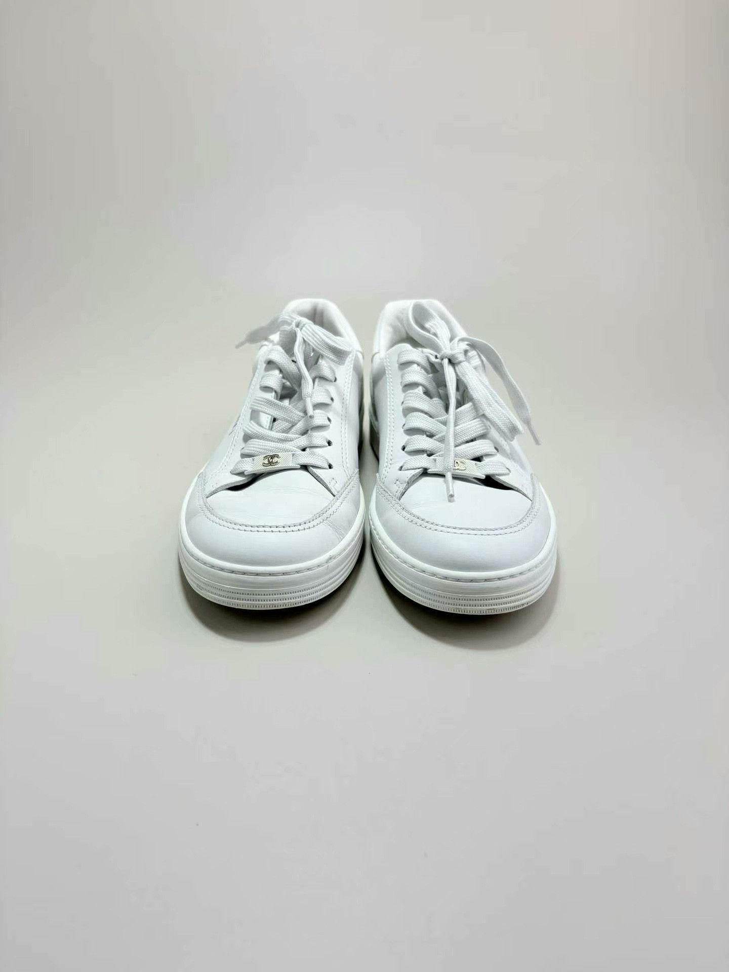 Chanel CHANEL Logo White Sneakers Size US 8 / IT 38 - 2 Thumbnail