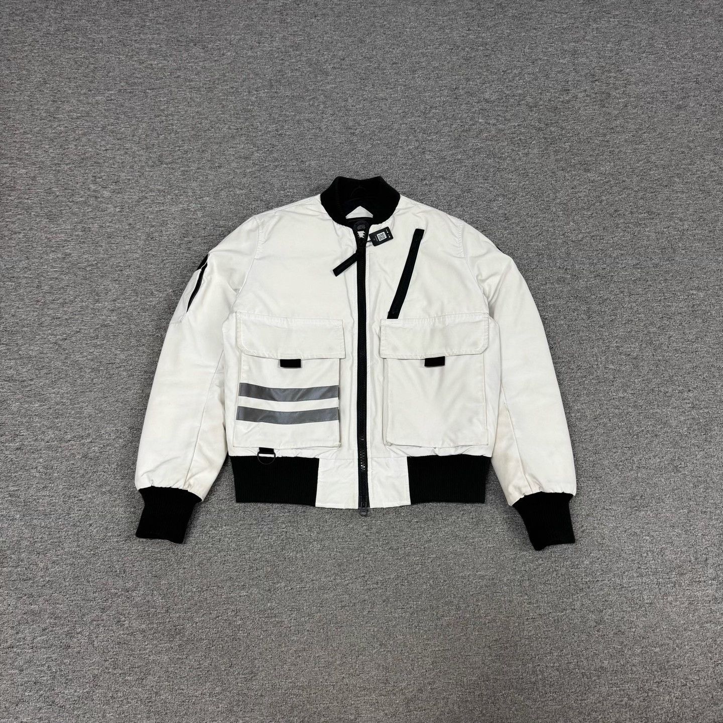 Canada Goose Canada Goose Black Label White Bomber Jacket US S Size US S / EU 44-46 / 1 - 2 Thumbnail